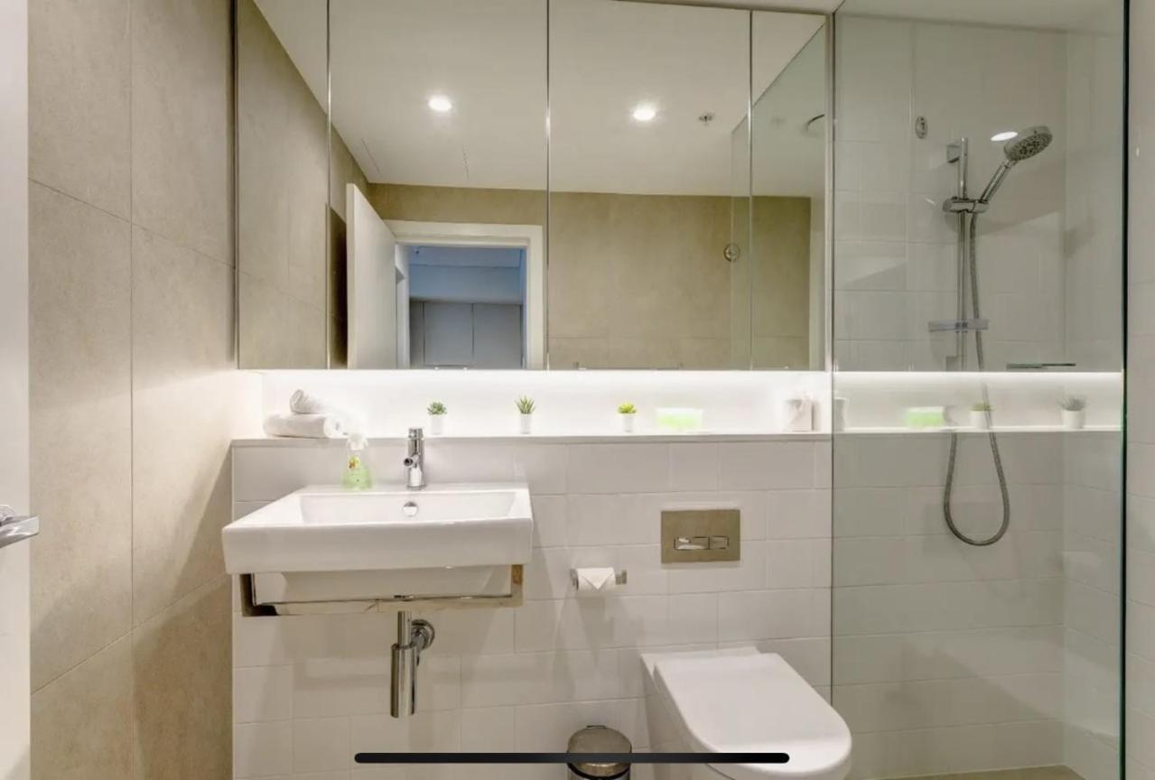 Lovely One Bedroom + Study with Infinity Pool