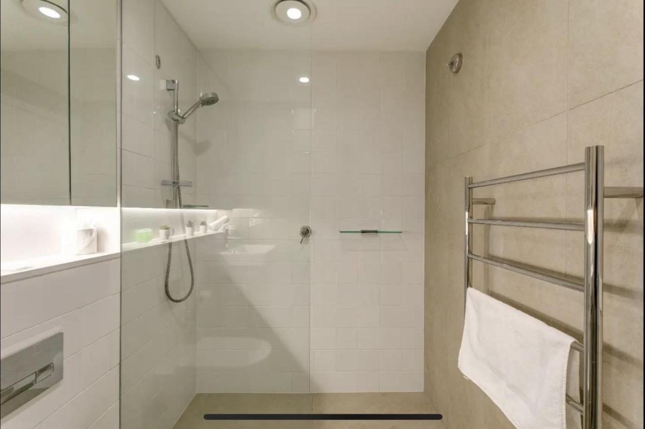 Lovely One Bedroom + Study with Infinity Pool