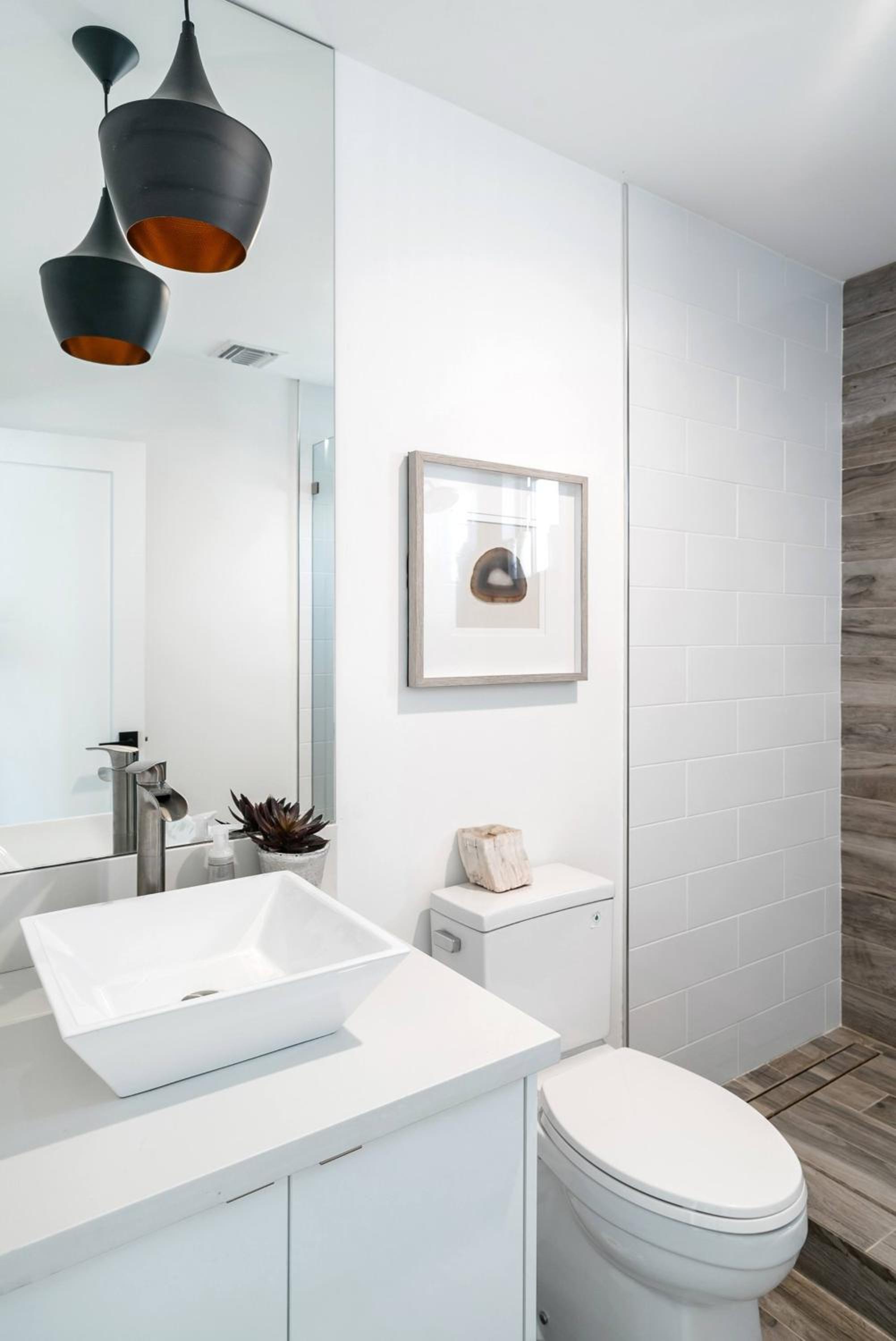 Modern Bungalow with a Pool in Larchmont Village