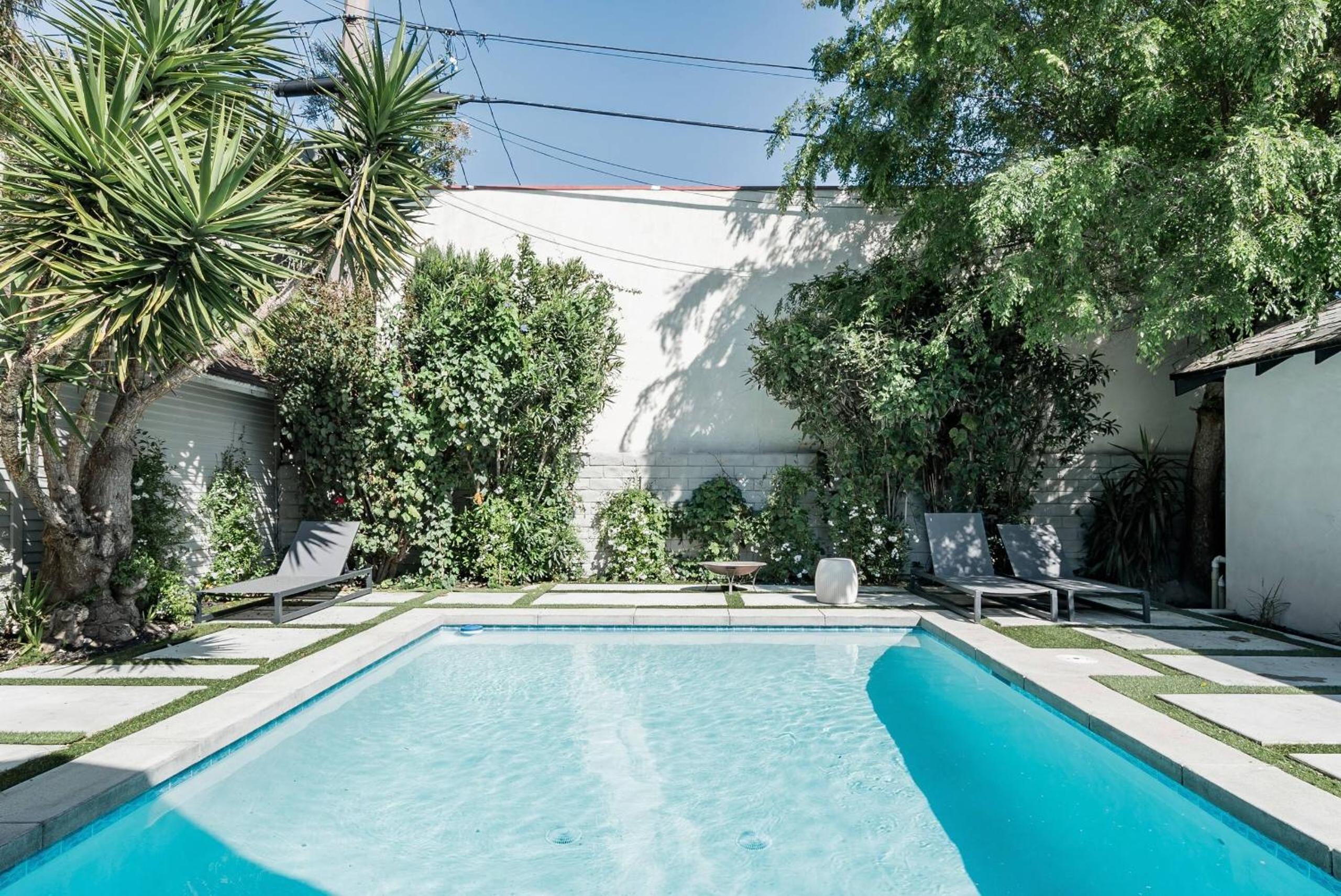 Modern Bungalow with a Pool in Larchmont Village