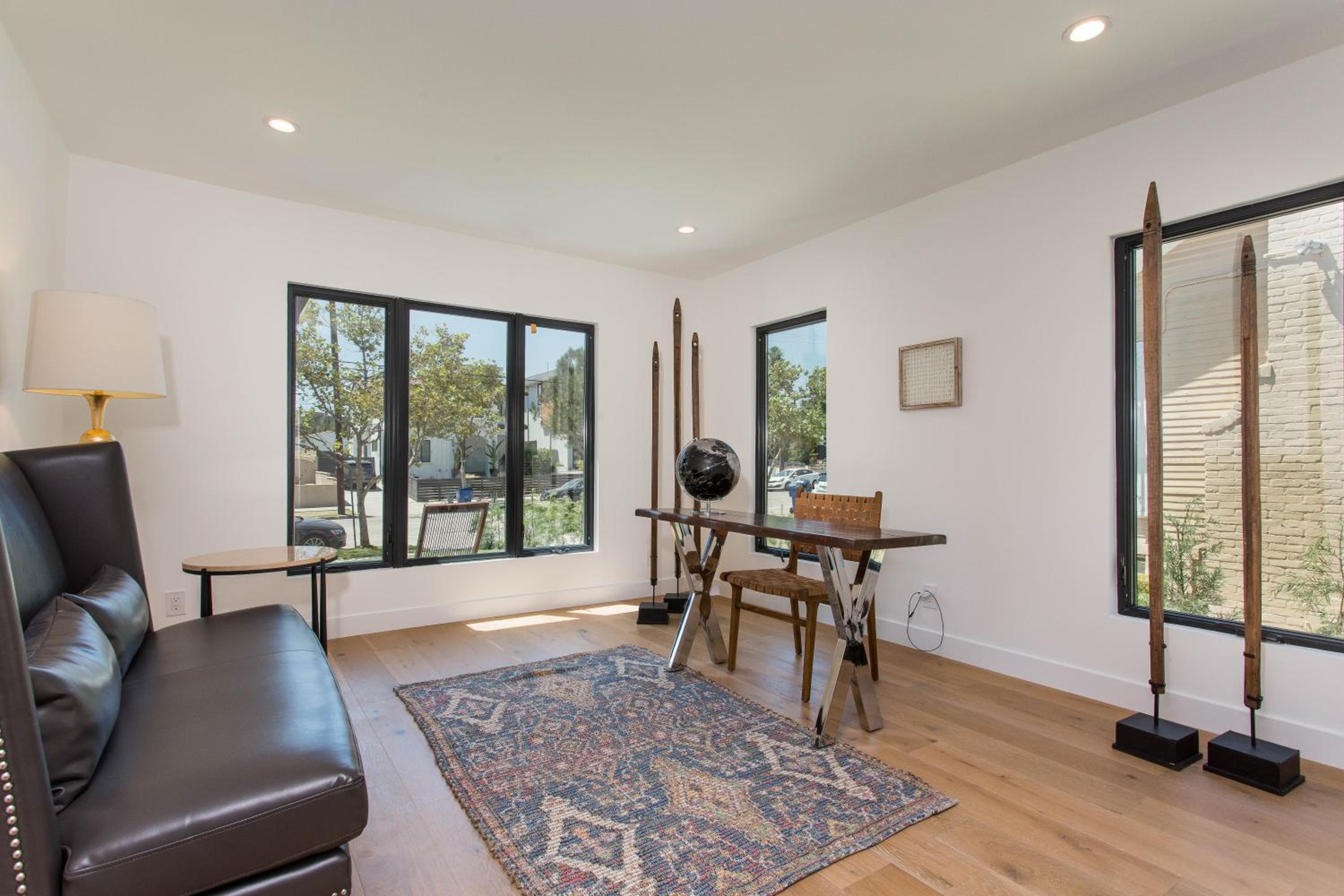 Modern Bungalow with a Pool in Larchmont Village