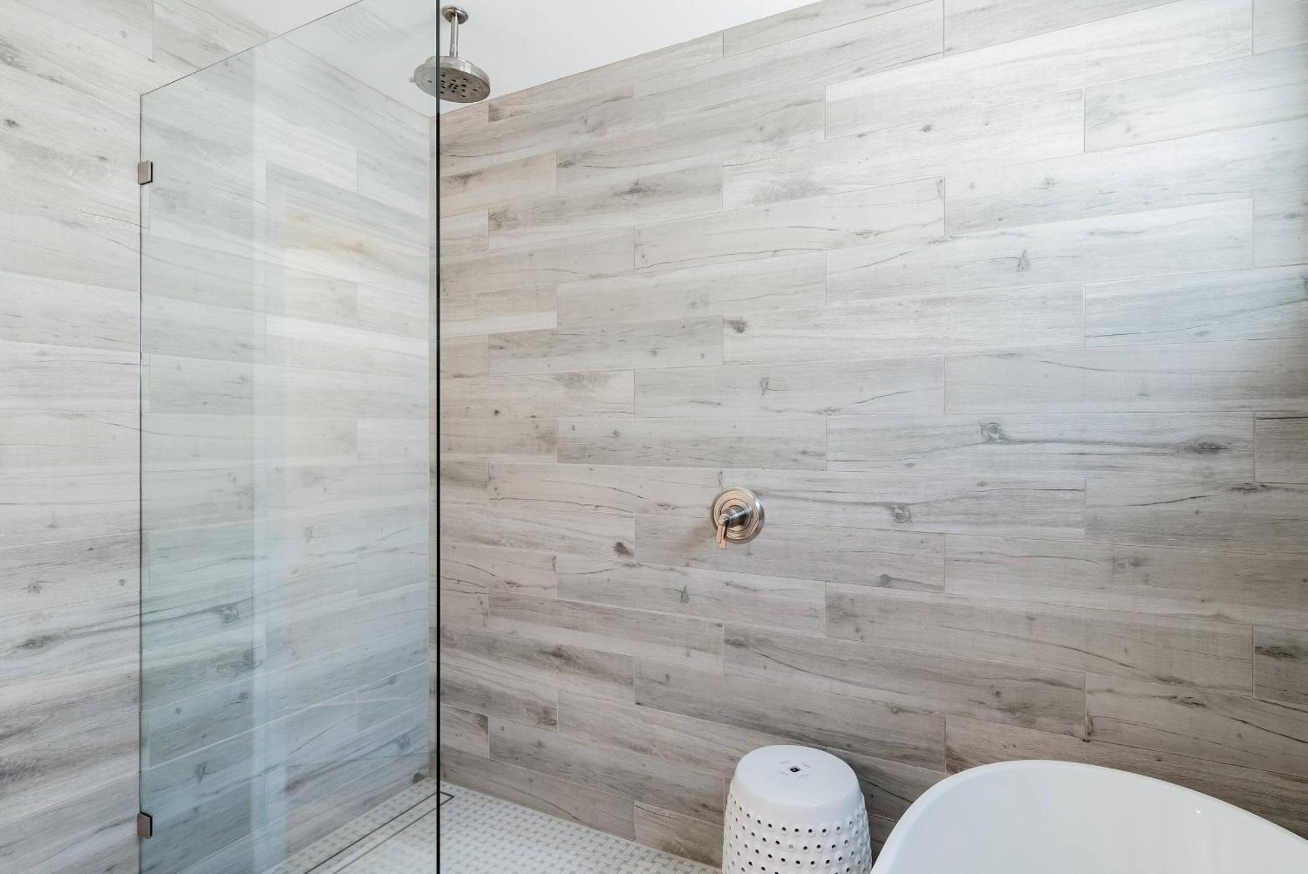 Modern Bungalow with a Pool in Larchmont Village