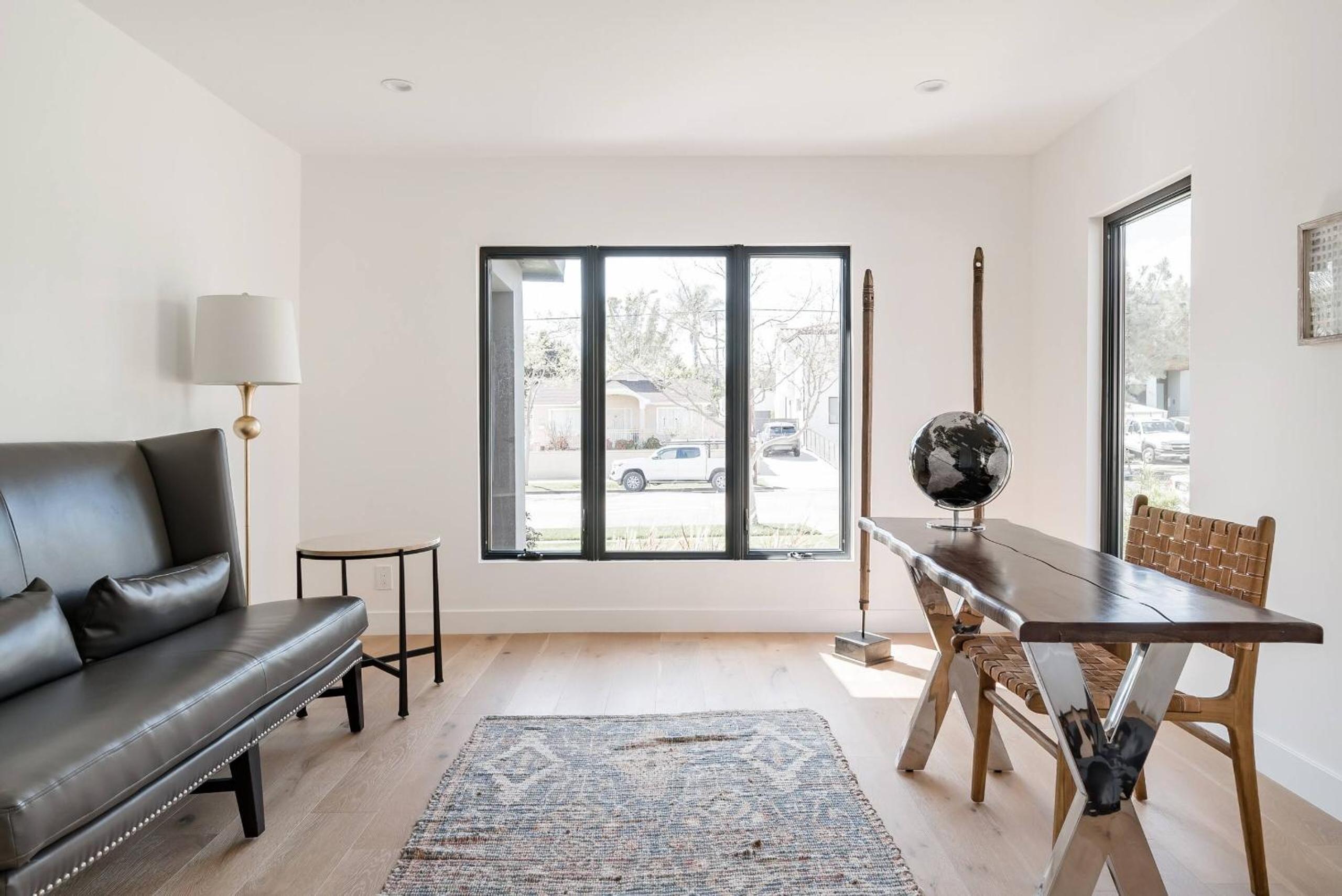 Modern Bungalow with a Pool in Larchmont Village