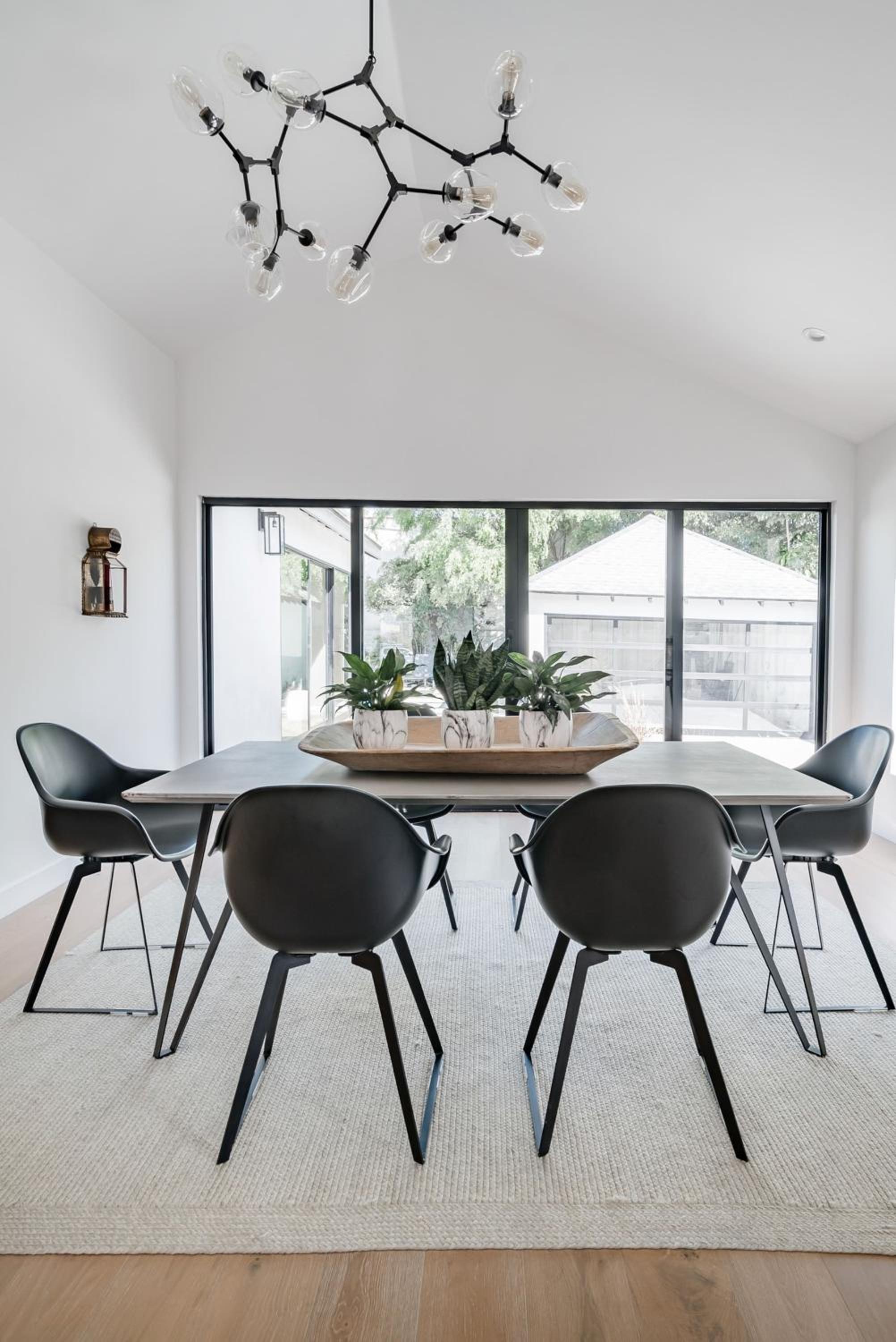 Modern Bungalow with a Pool in Larchmont Village