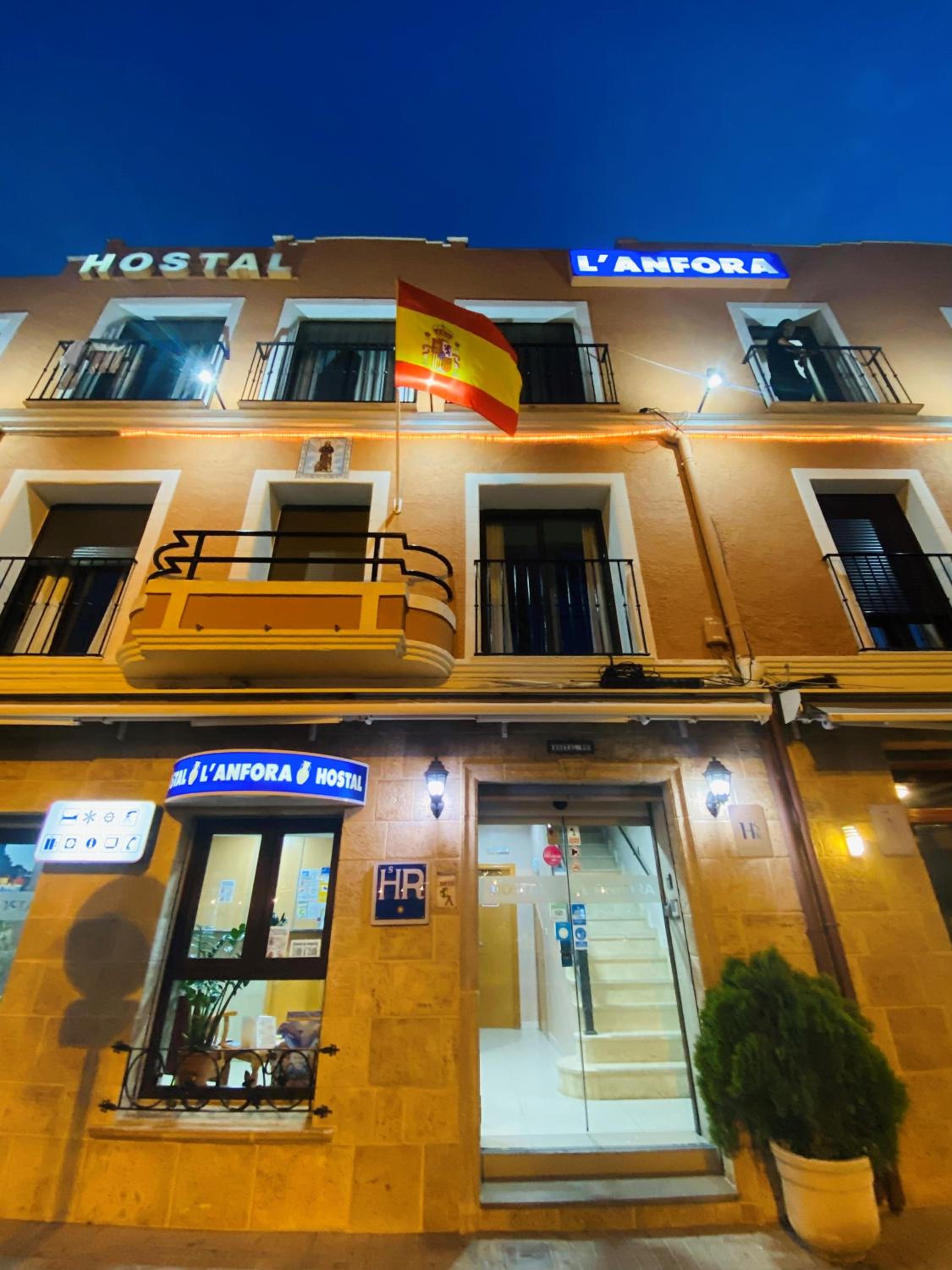 Hotel Hostal L'Anfora - Image 1