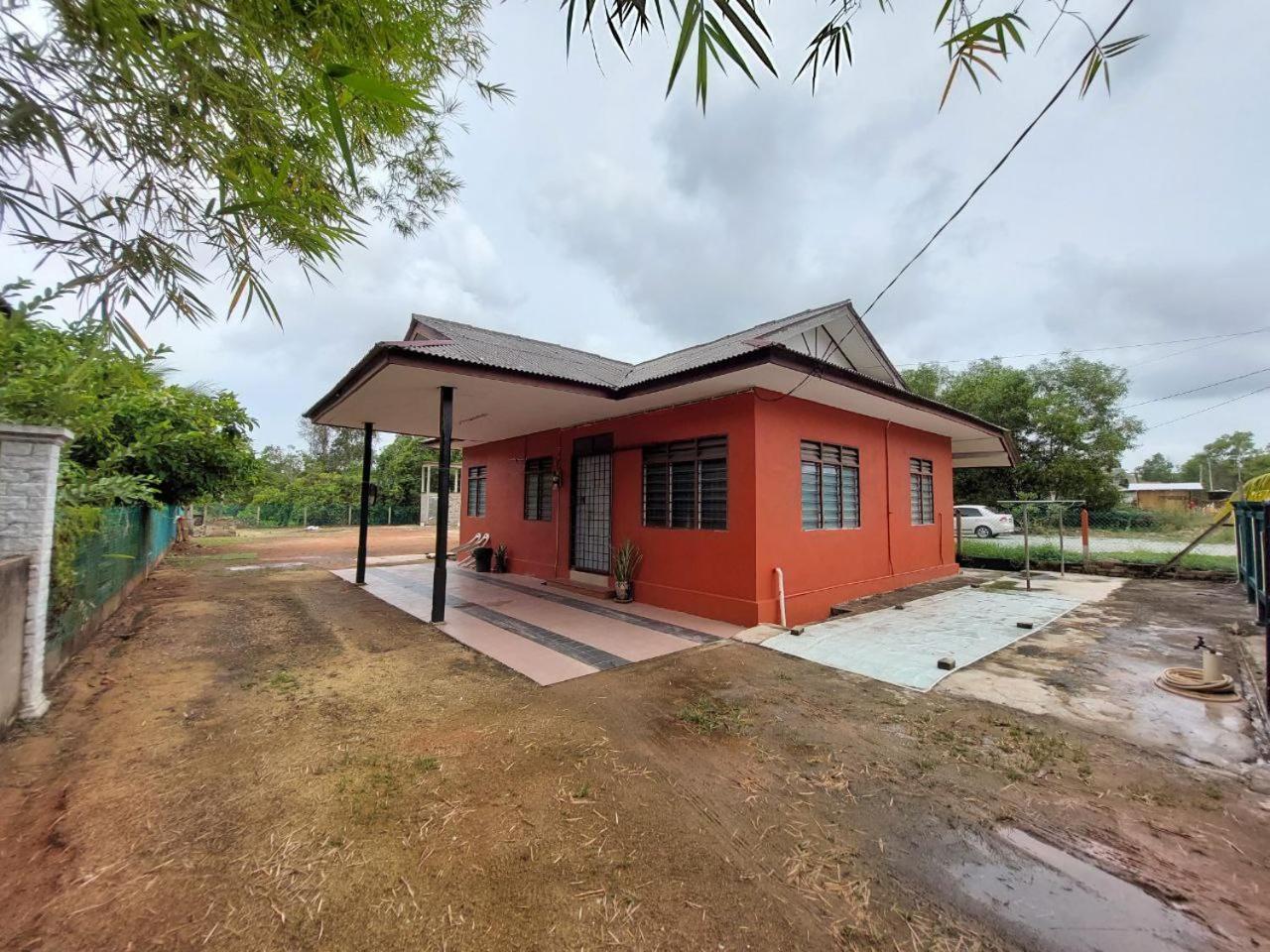 Homestay Ummi Gong Badak photo 5