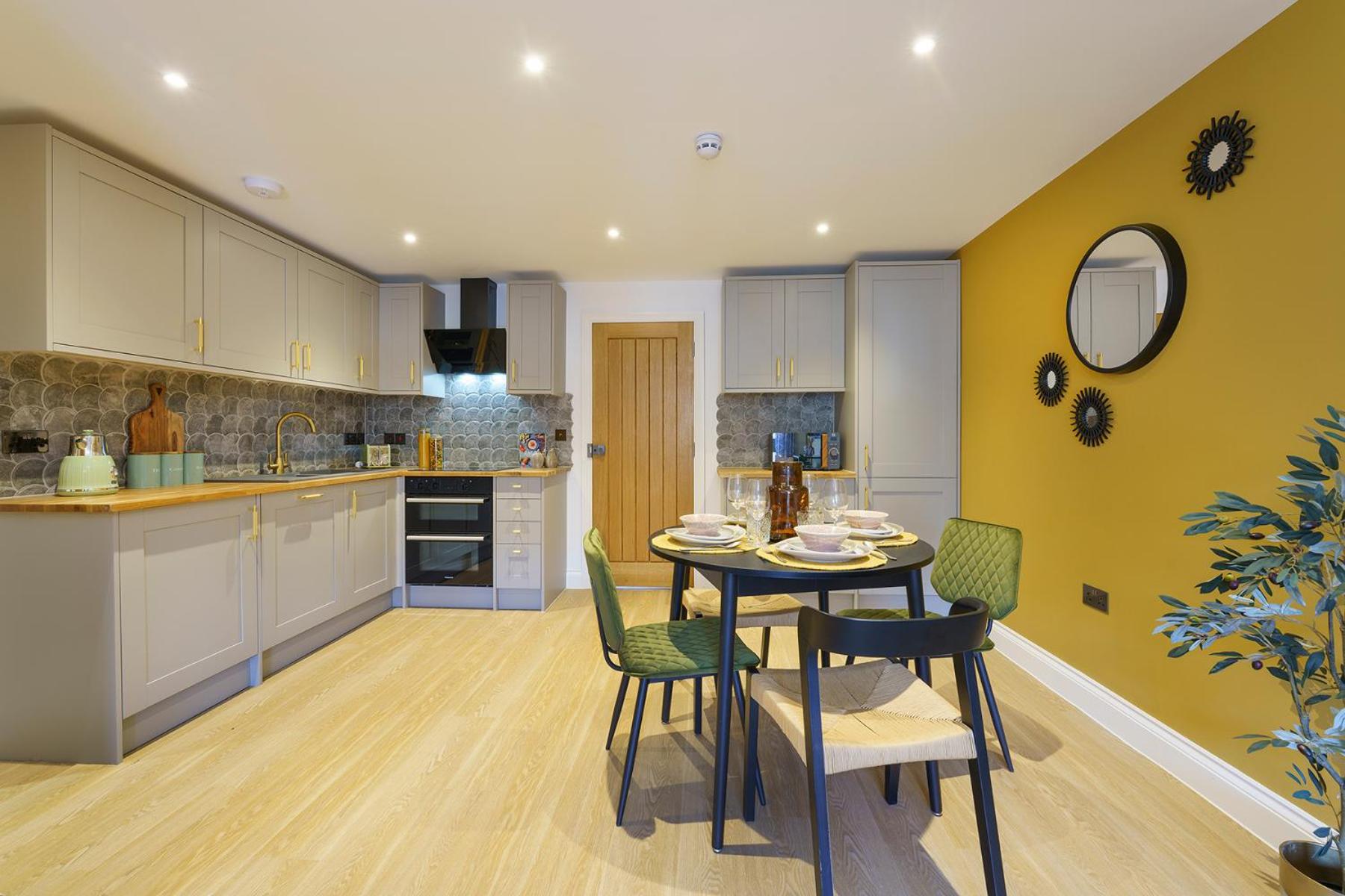 Euphorbia - 1 Bedroom Luxury Apartment by Mint Stays view 4