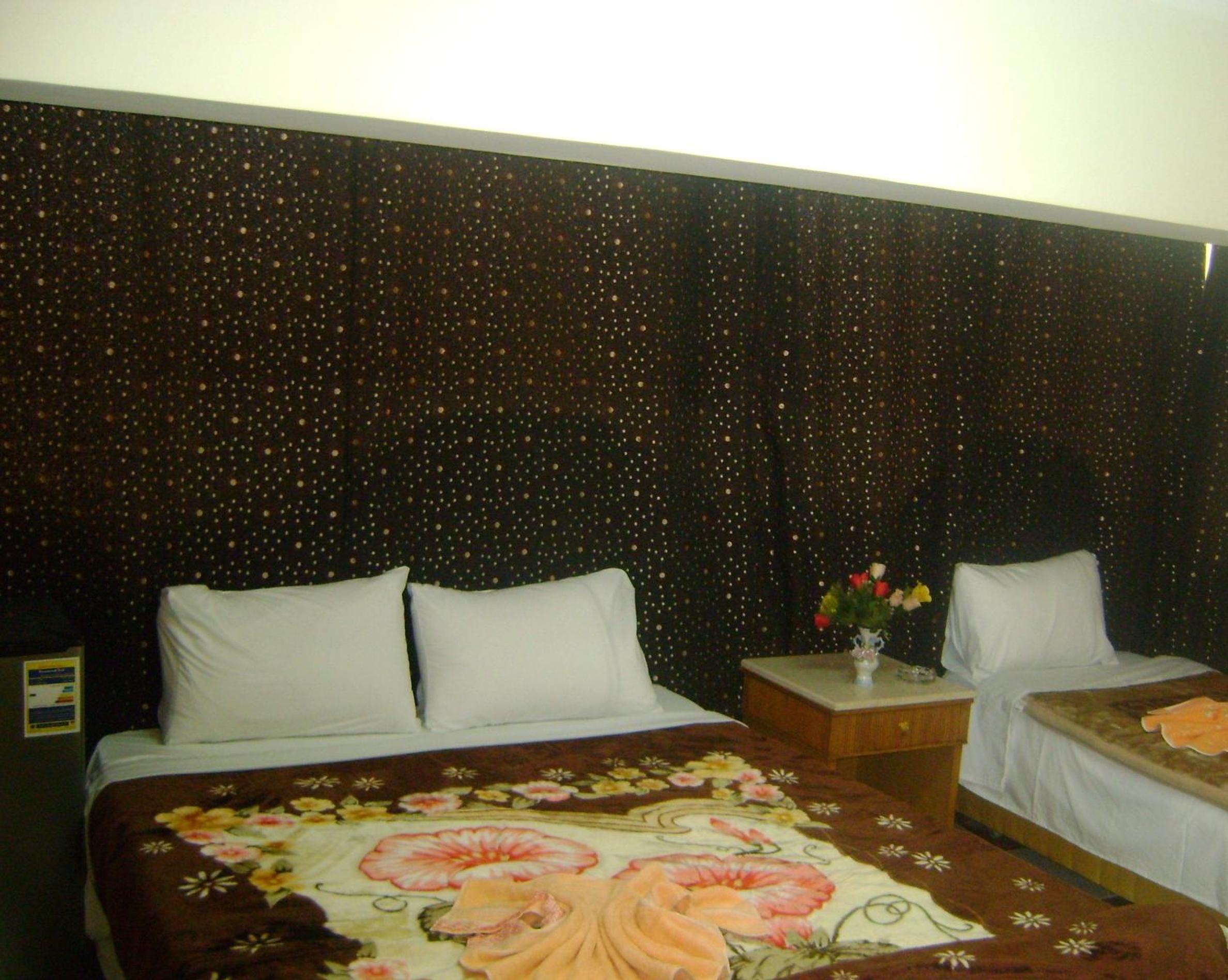 Isis Hostel 2