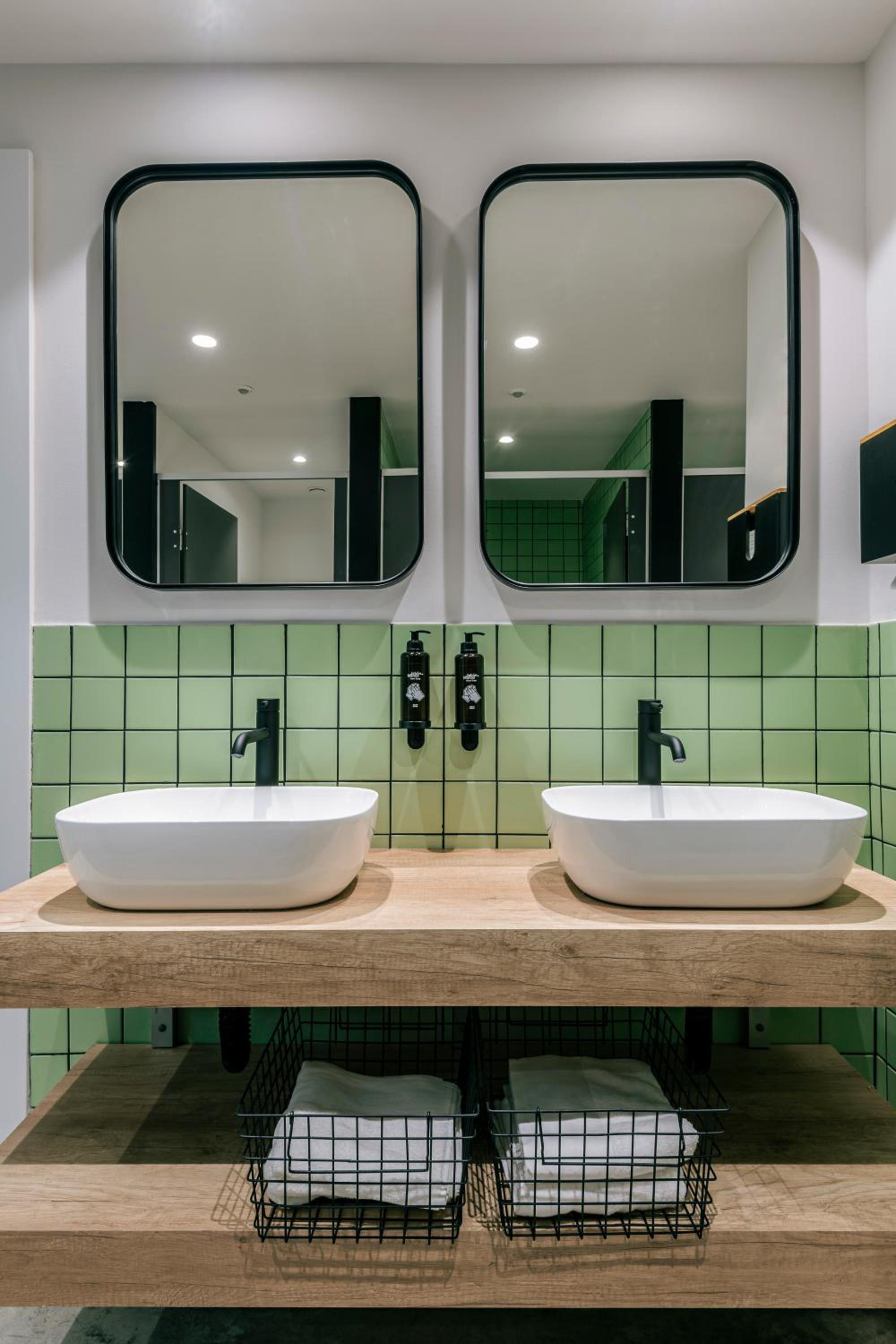 Colo Colo Hostel - Single Private Beds