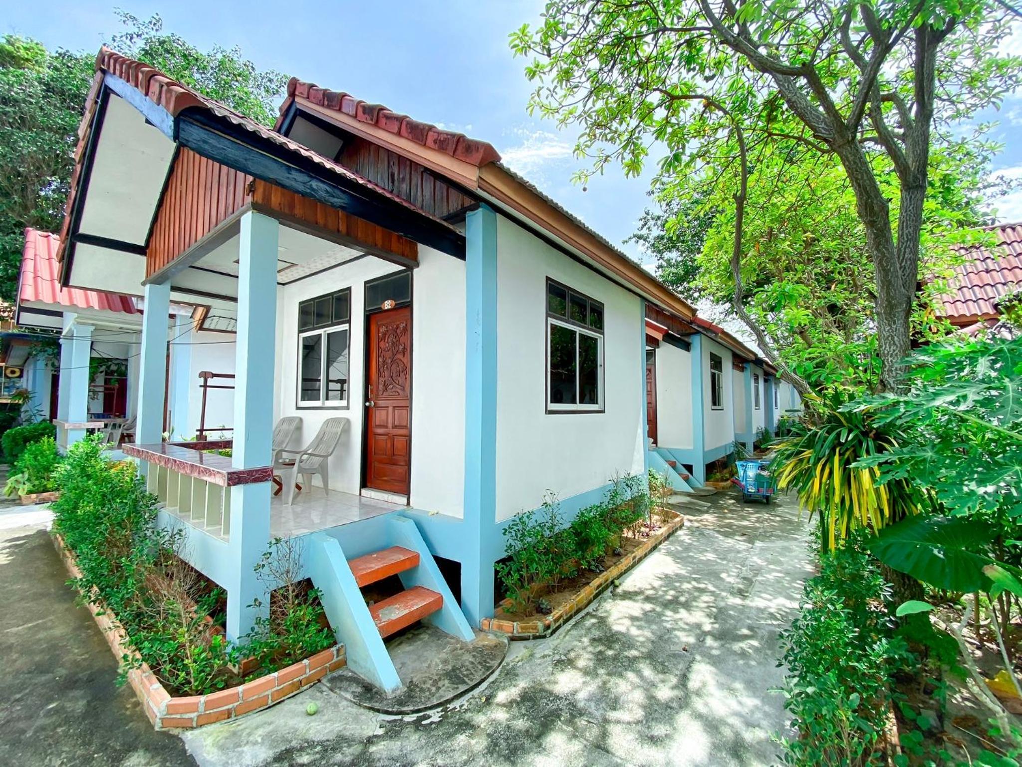 Lanta Paradise Beach Resort