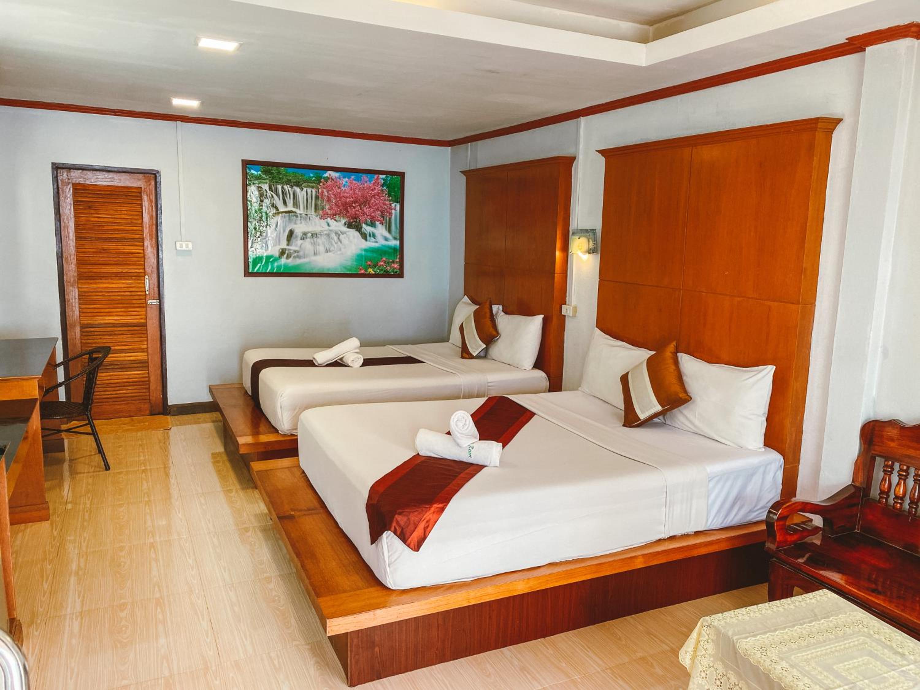 Lanta Paradise Beach Resort