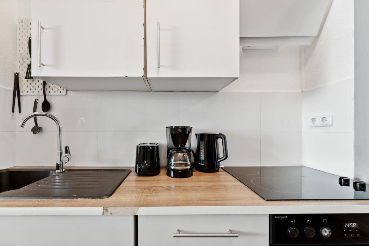 Sweet Central Tiny Apartment for 4 People