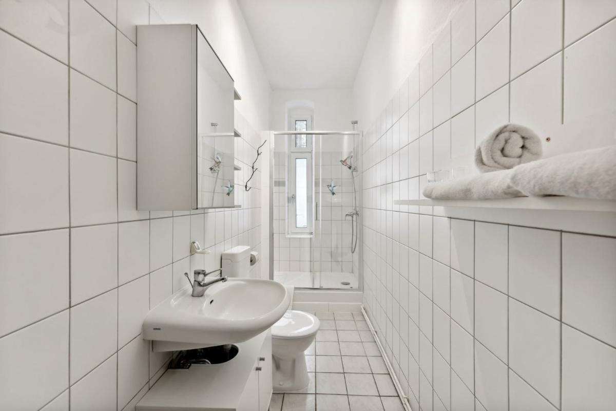 Sweet Central Tiny Apartment for 4 People