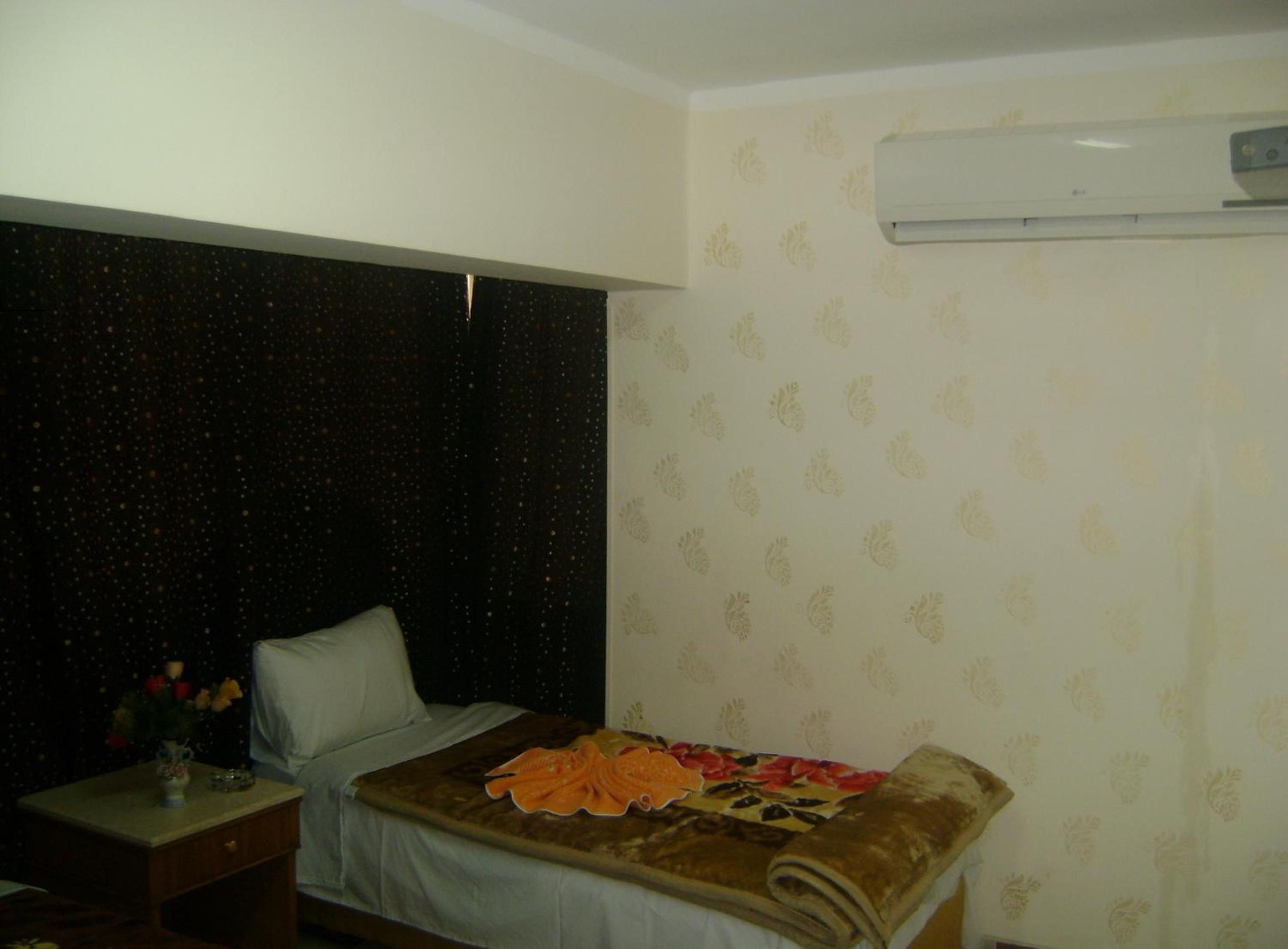 Isis Hostel 2
