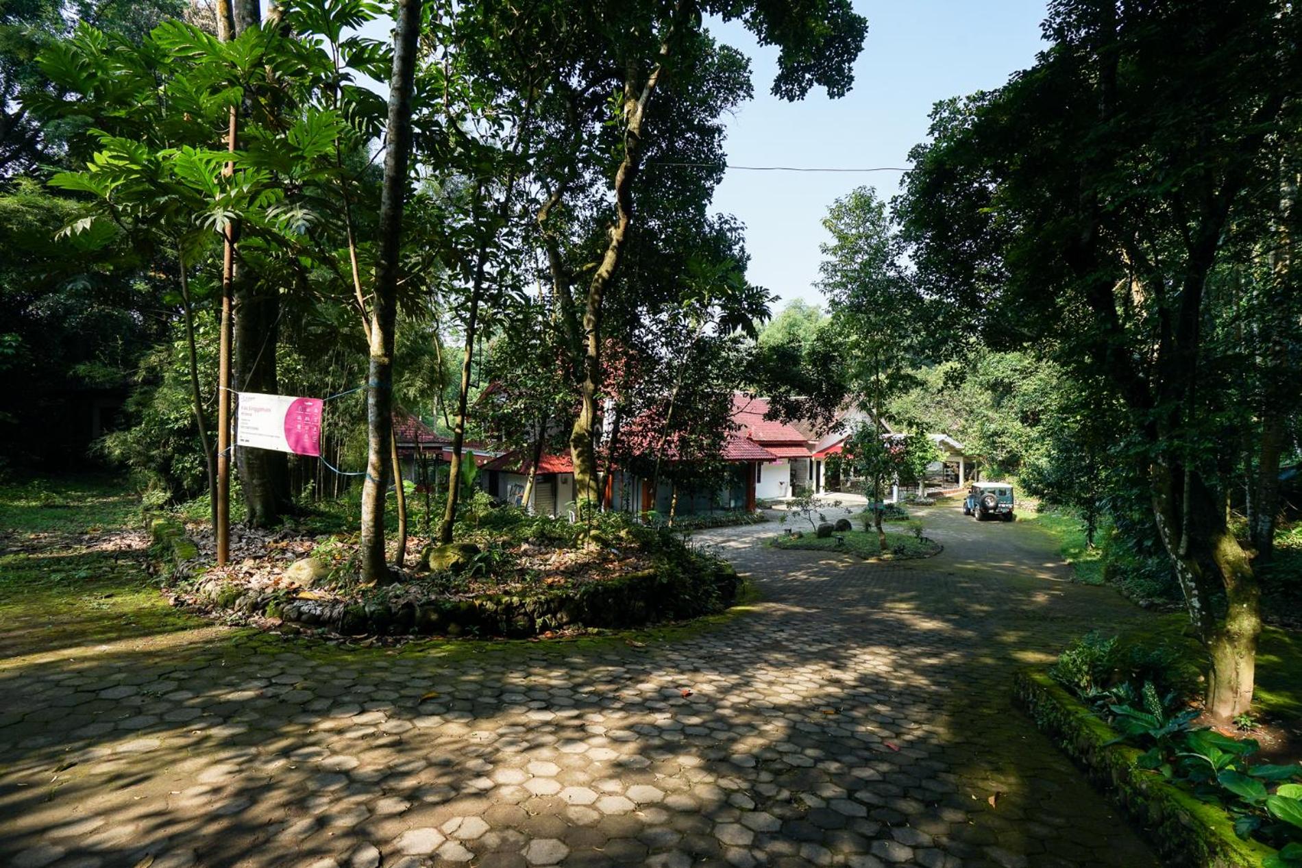 Singgahsini Milana Near Plaza Ambarrukmo Female Only view 2