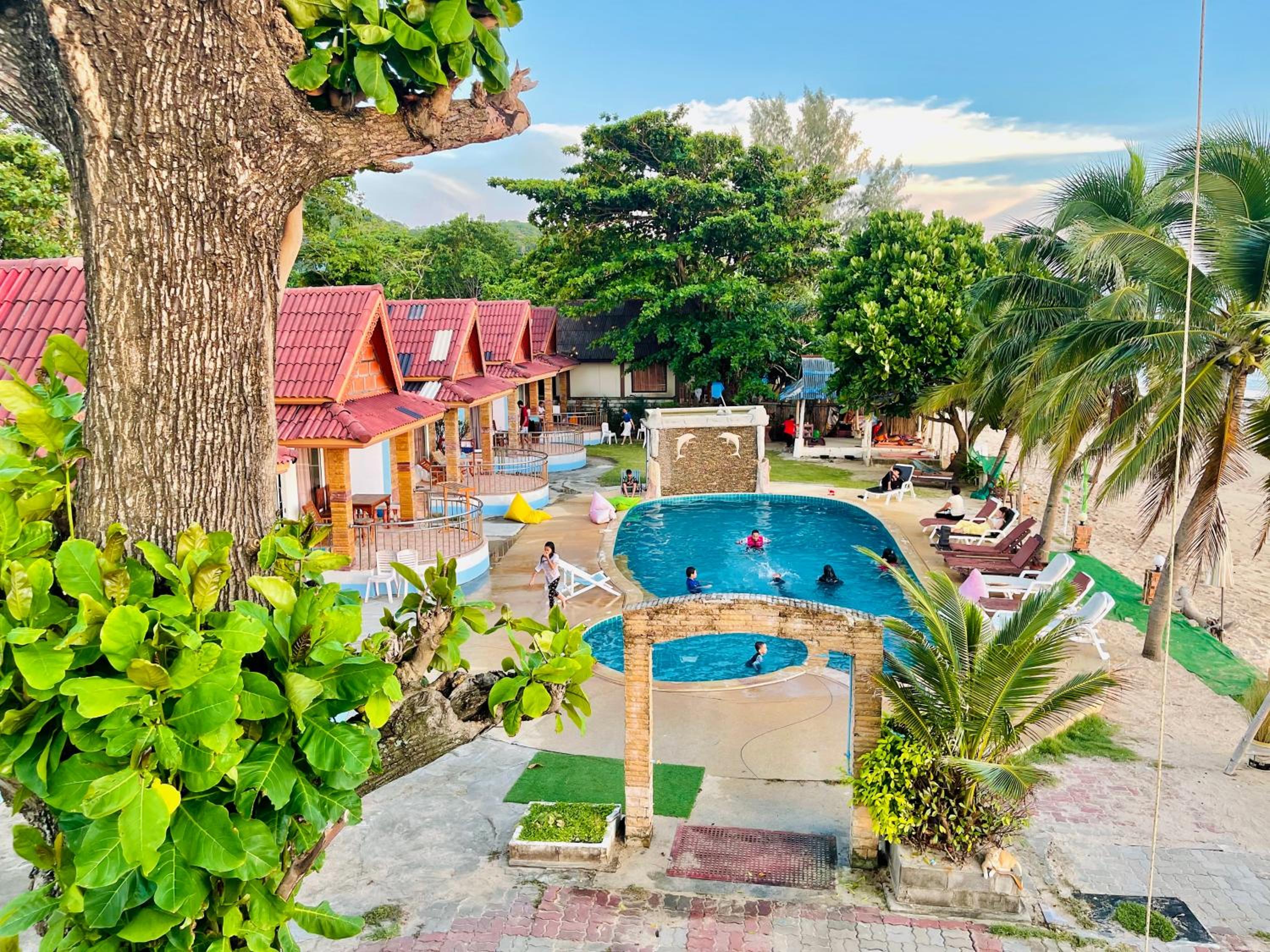 Lanta Paradise Beach Resort