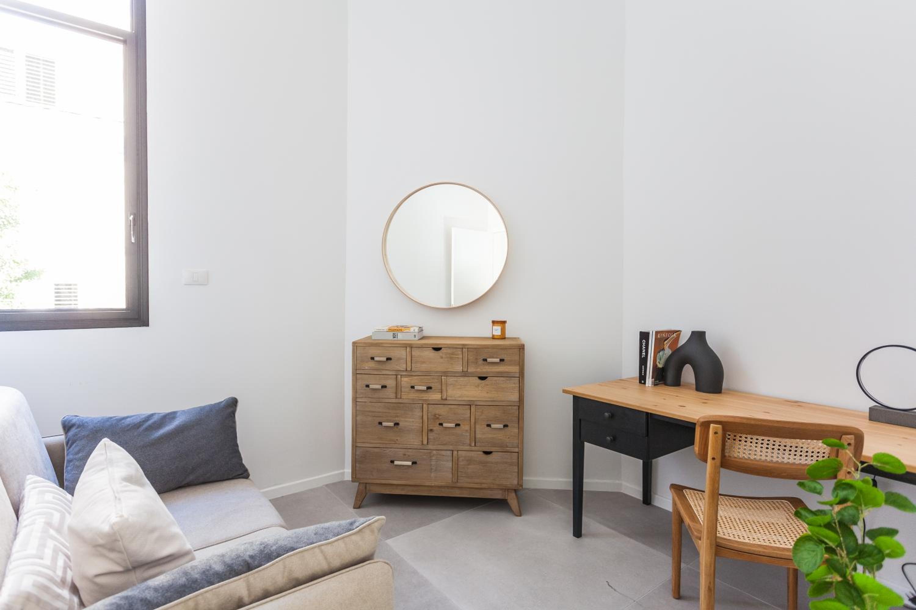 Luxurious 4BD apt near Carmel Market, 5min to Banana Beach view 4