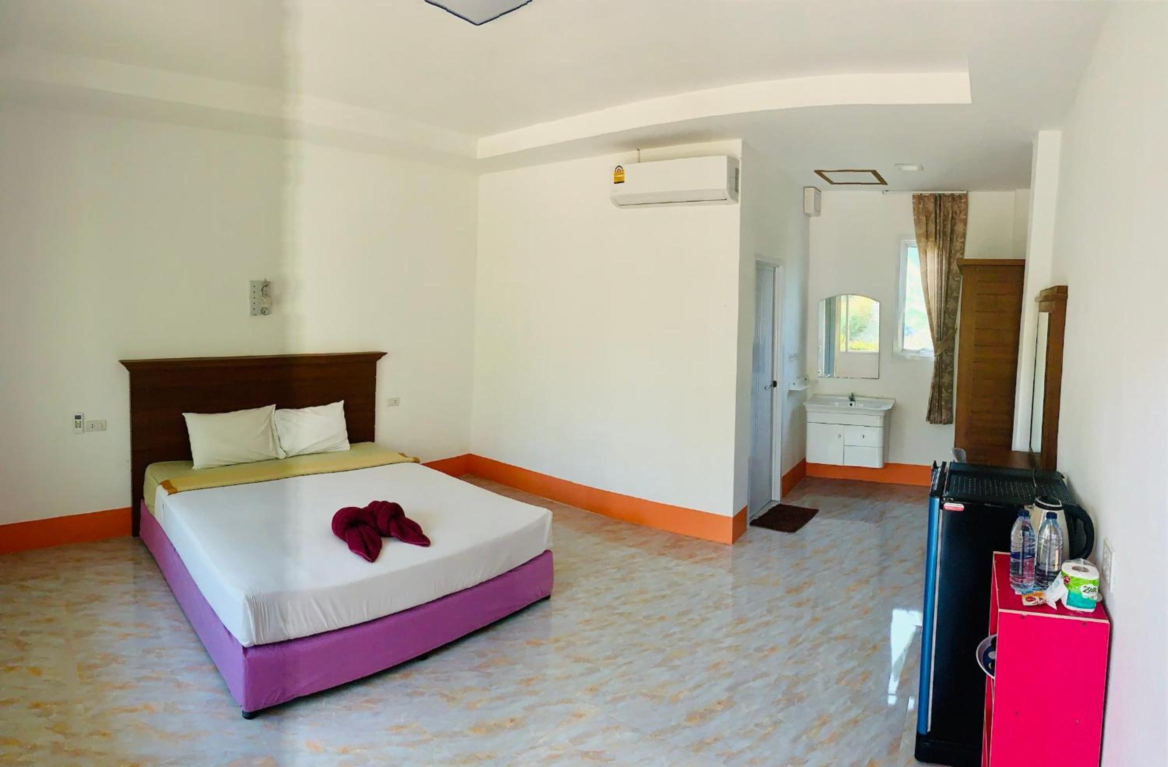 Lanta Paradise Beach Resort