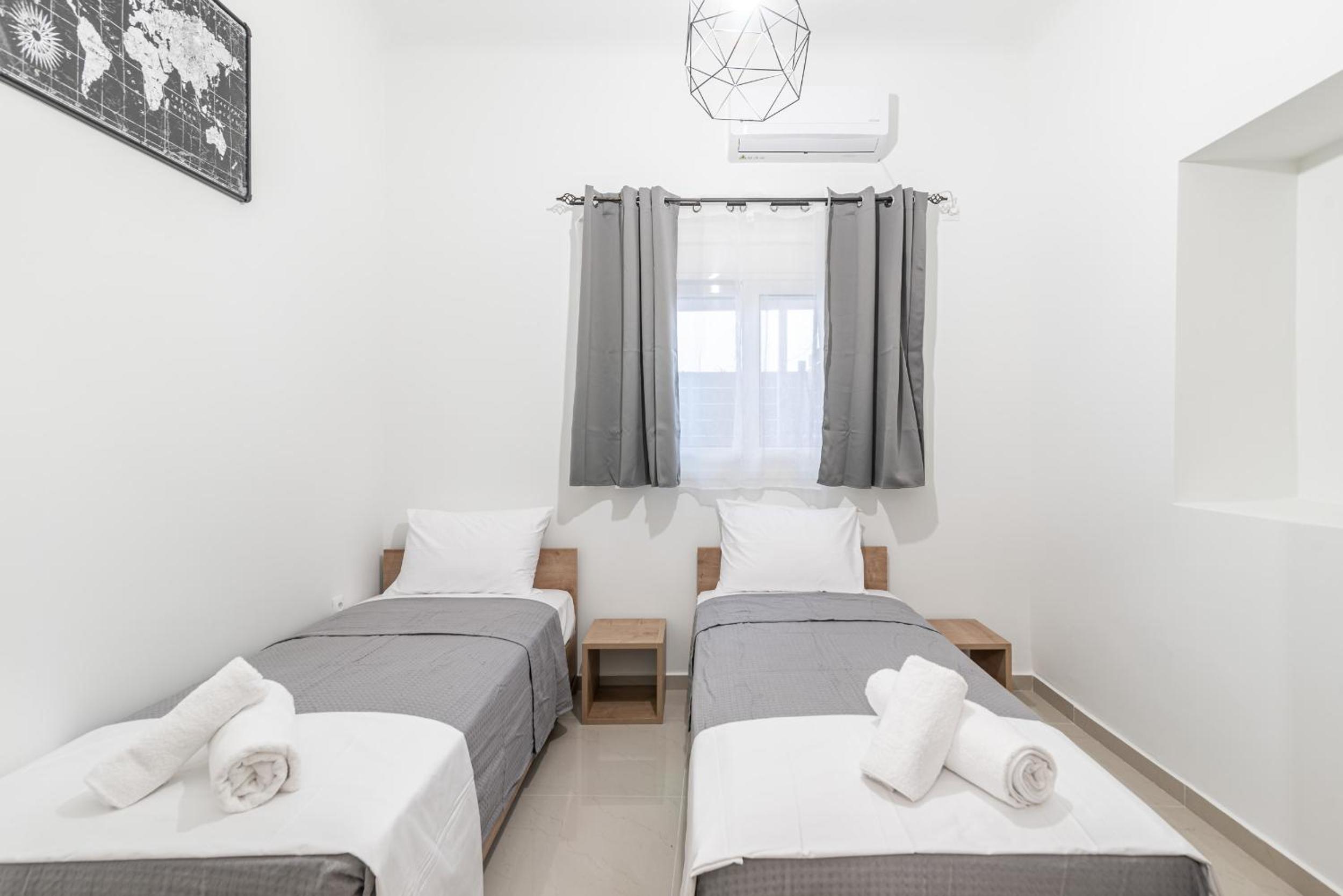 Blue Riviera villas & suites - Alimos 2