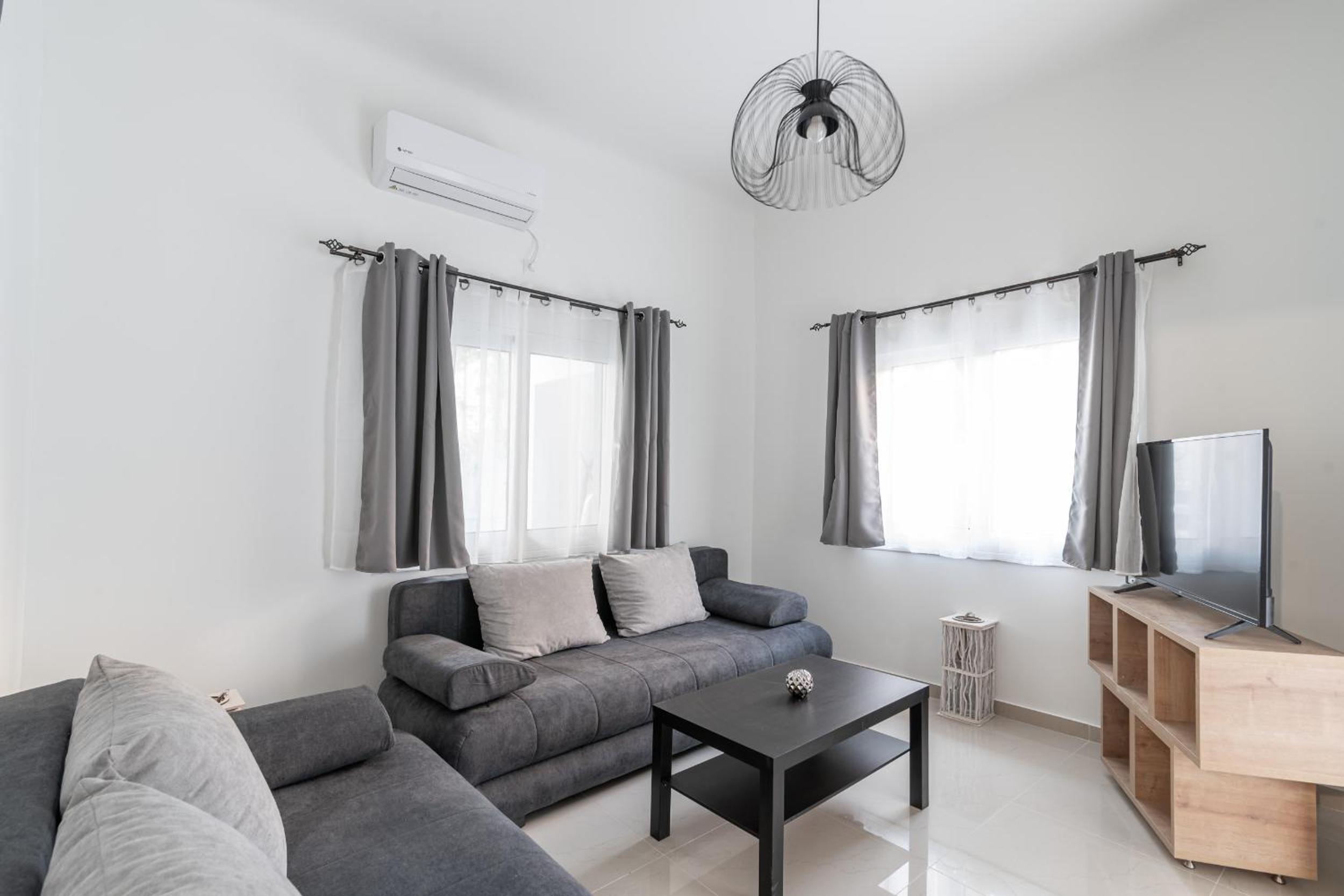 Blue Riviera villas & suites - Alimos 2