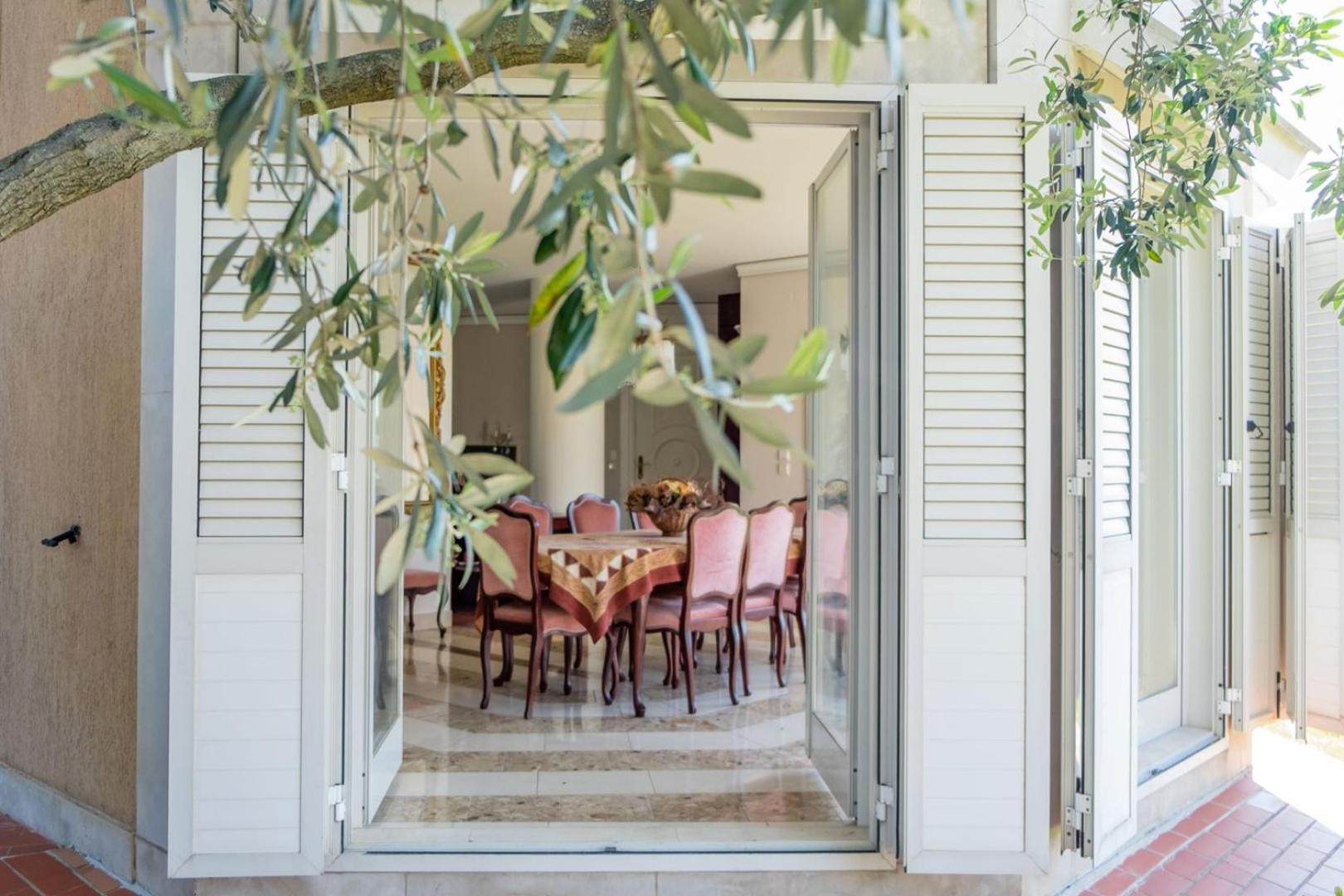 Villa Alberi with pool view 3