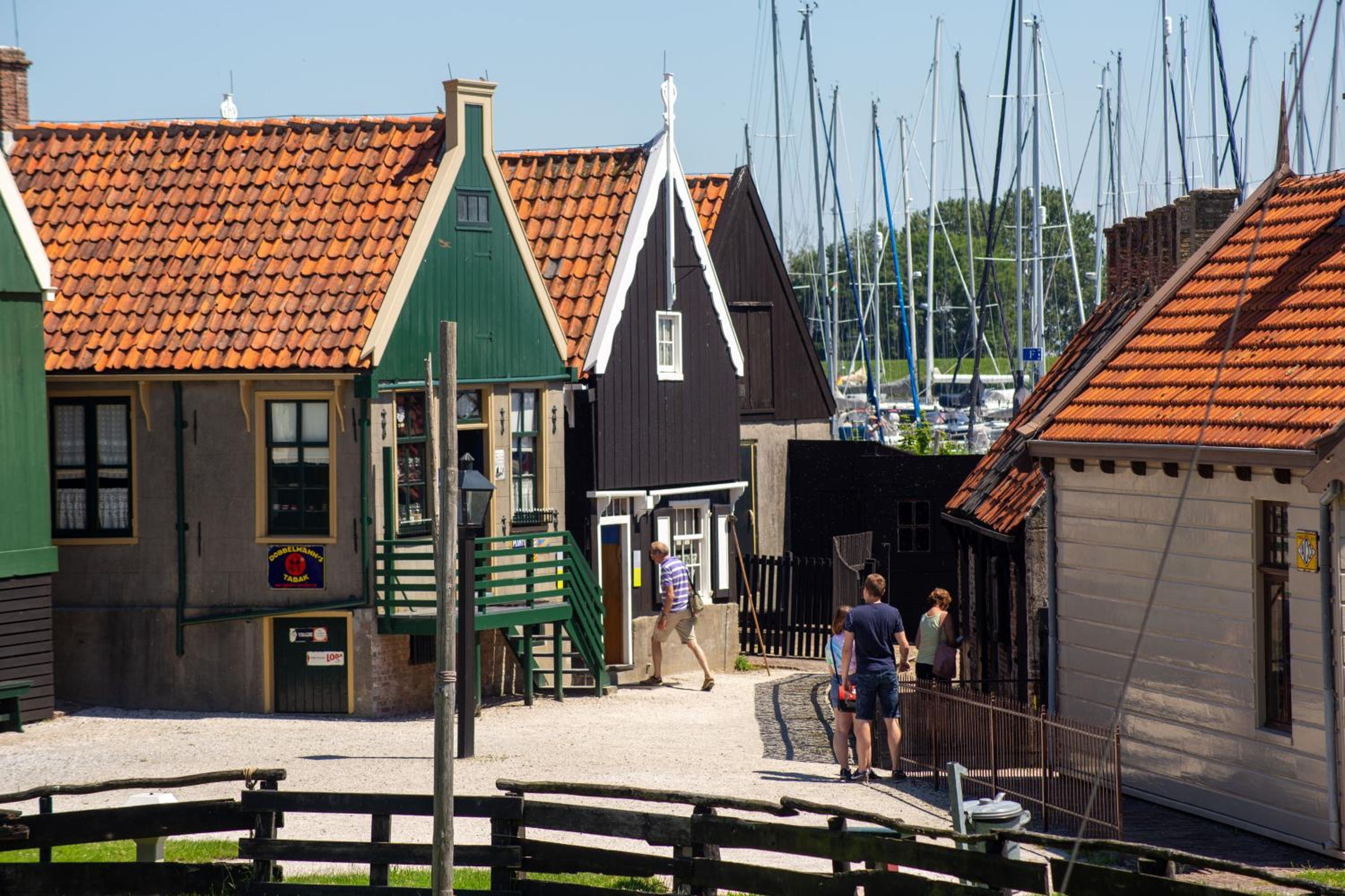 Pavilion Waterfront 6