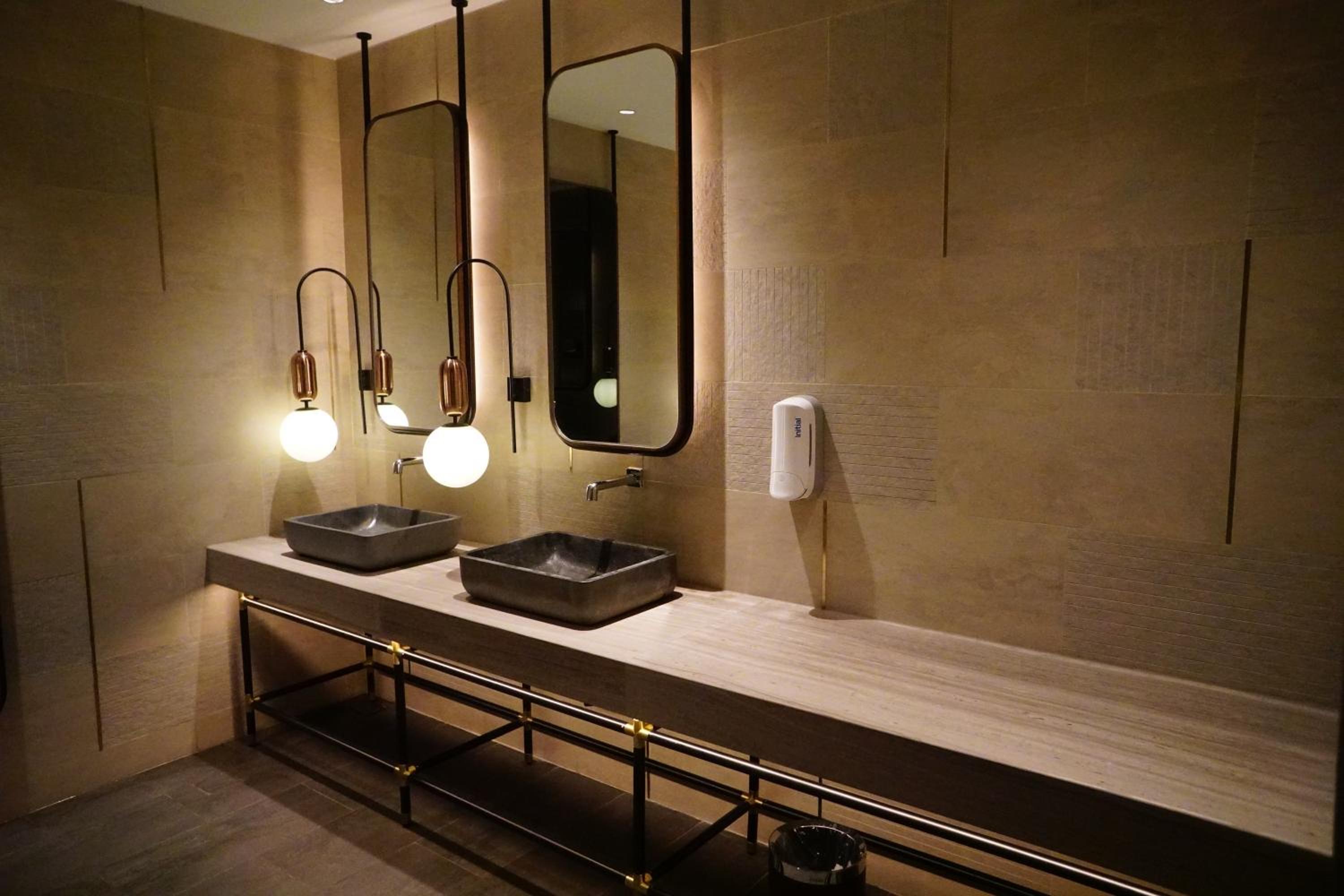 3BR Penthouse apartment at Citadines Marina HaLong Hotel view 4