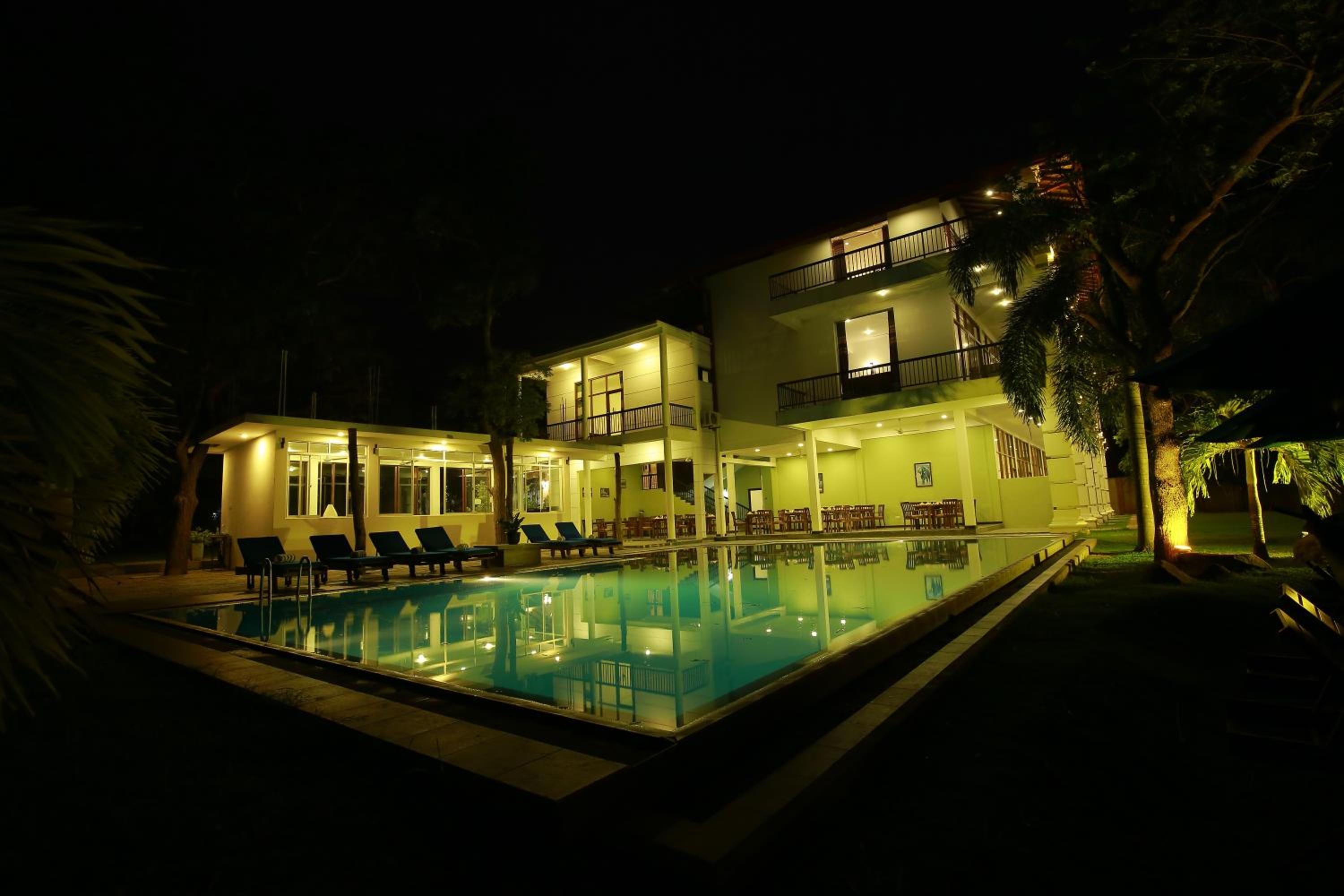 Diya Dahara Lake Resort view 4