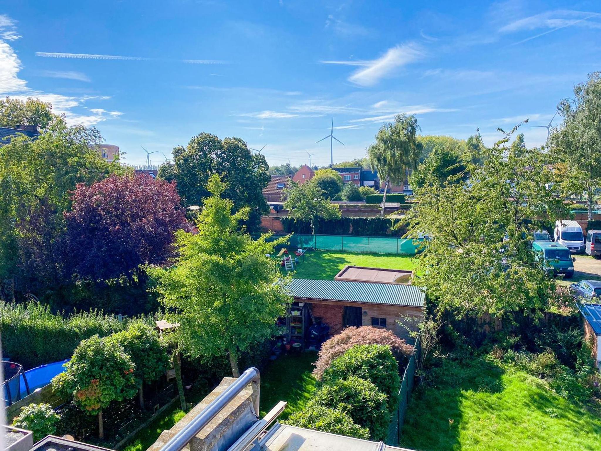Big Sunset 2 Bedroom House with a Garden