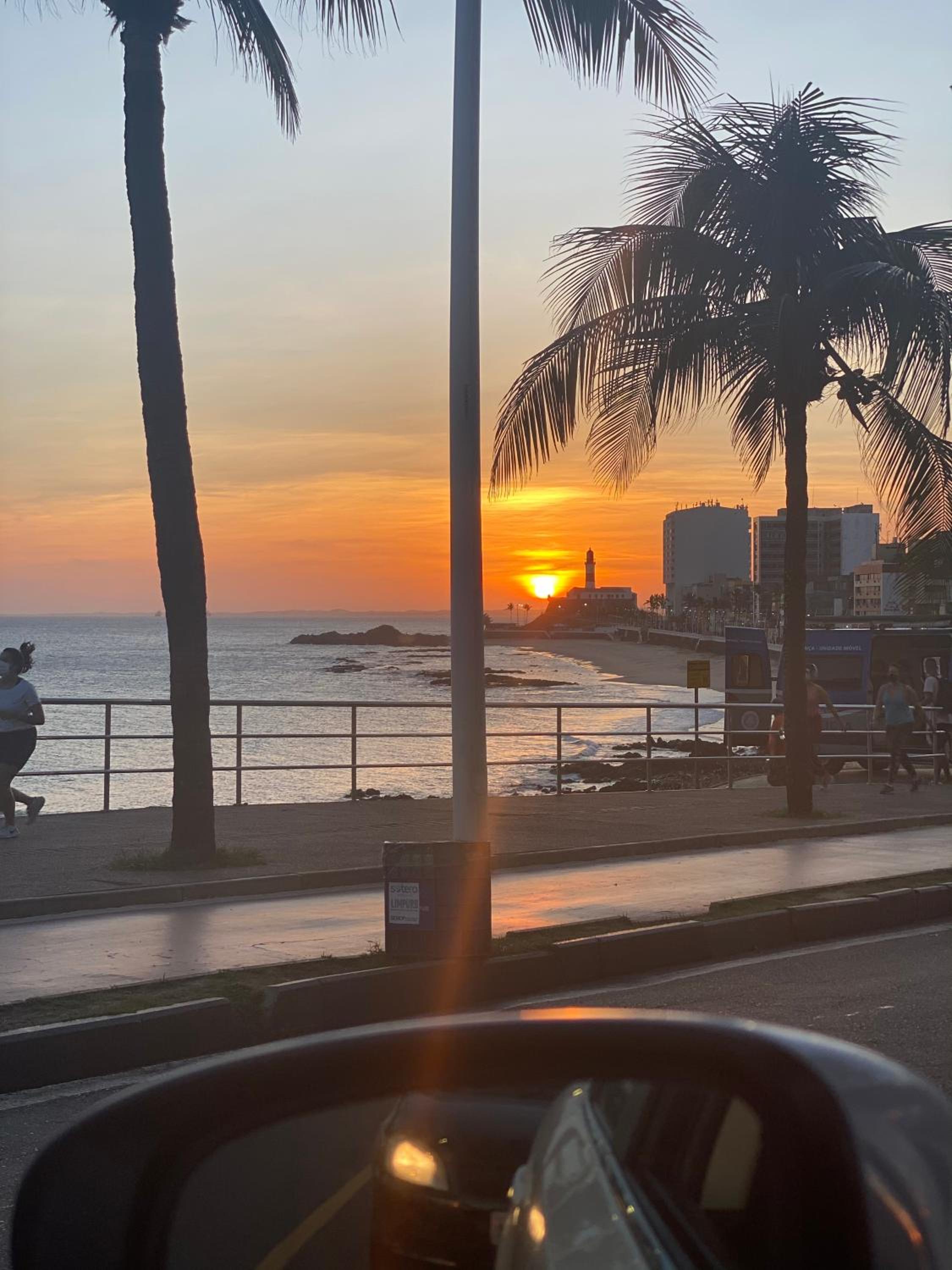 Farol da Barra Ape Frente Praia c Ar Condicionado Salvador BA