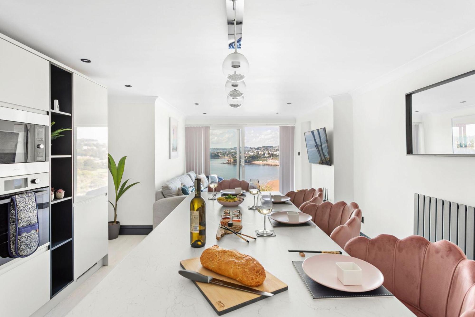 7 Bayview, Vernon Court view 3