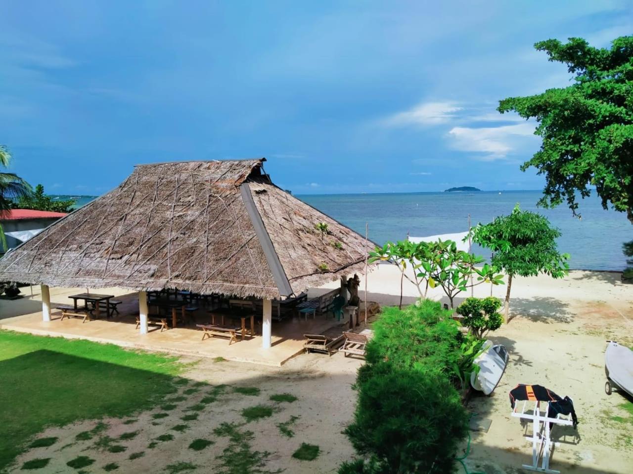 Ten RooMs view 5