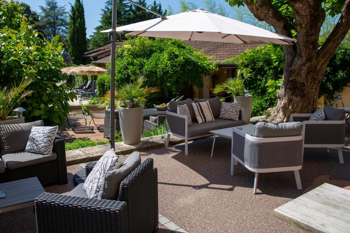 outdoor BBQ area