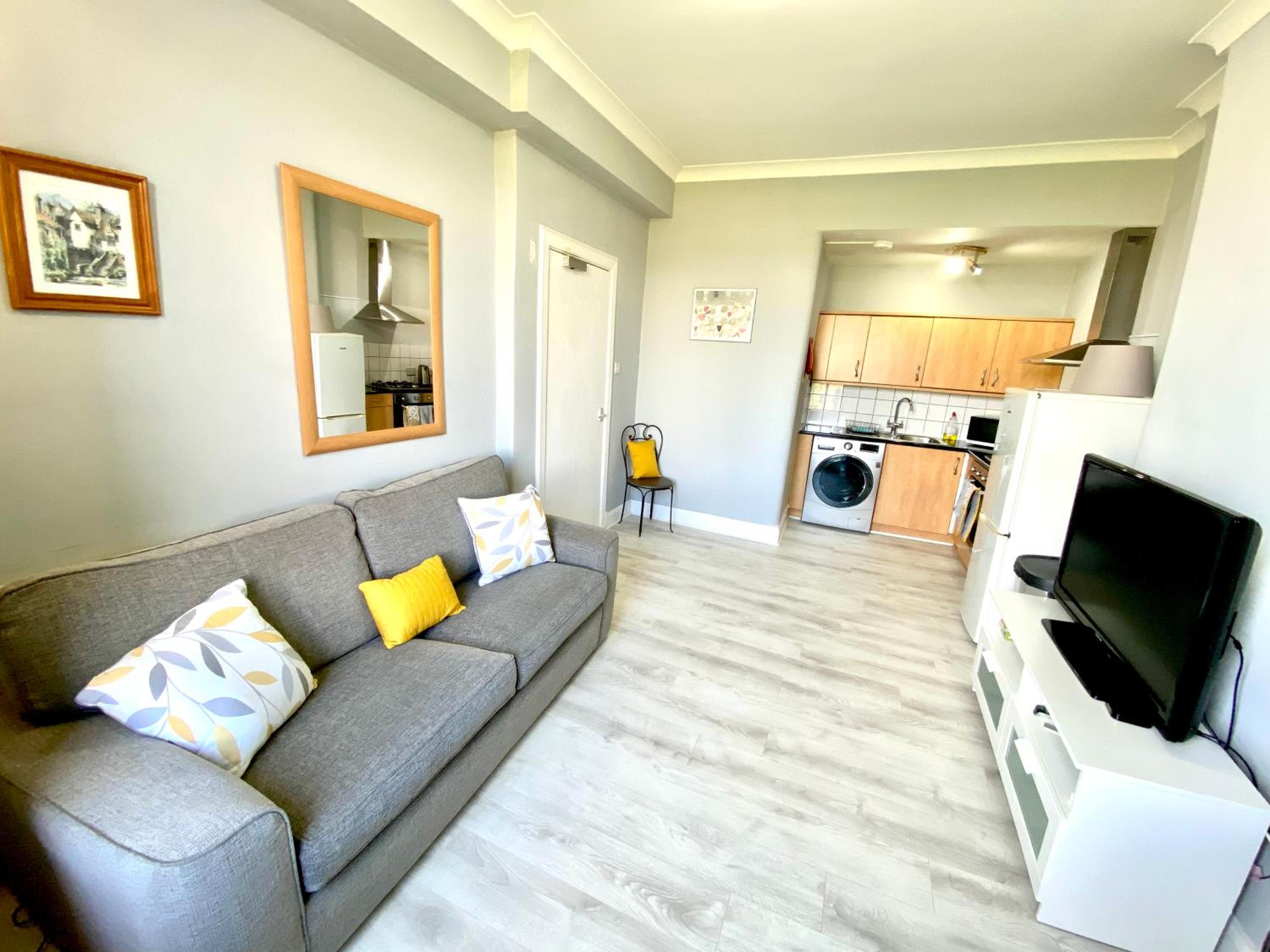 Cozy 1 bedroom Tenement flat view 2