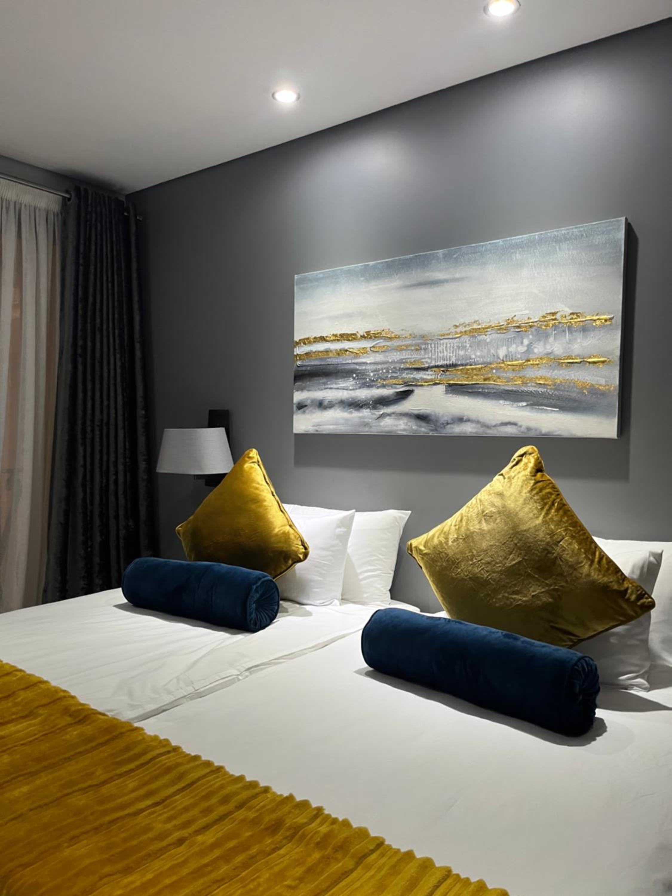 Johannesburg Vacations - Luxury Apartment - Michelangelo Towers - Property Image 35