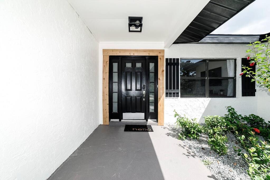 New 6min to 3 Sister Springs, Spacious, Fun with Game Room