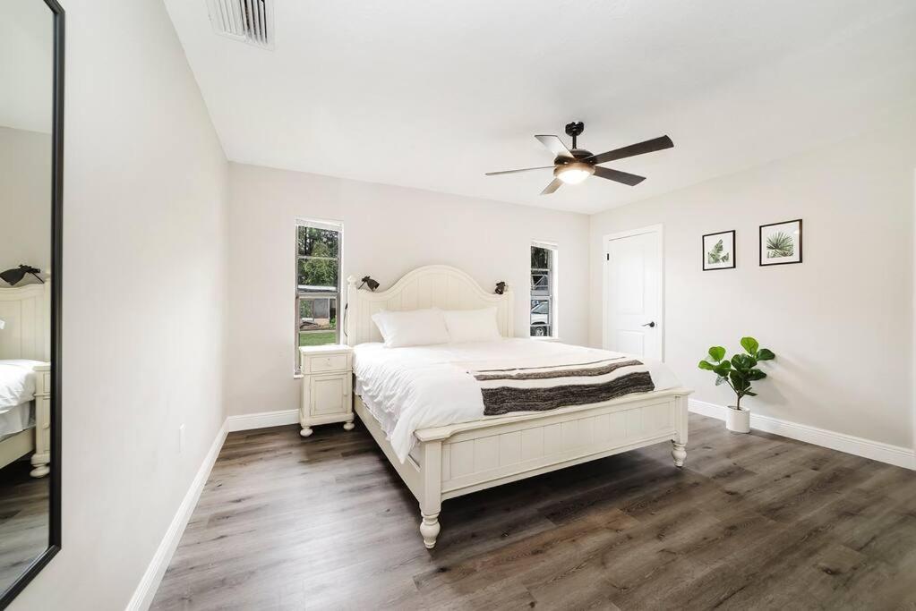 New 6min to 3 Sister Springs, Spacious, Fun with Game Room view 2