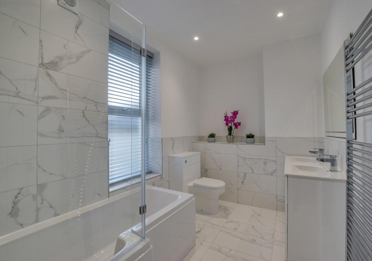 3 Bed in Cardiff oc-bow188