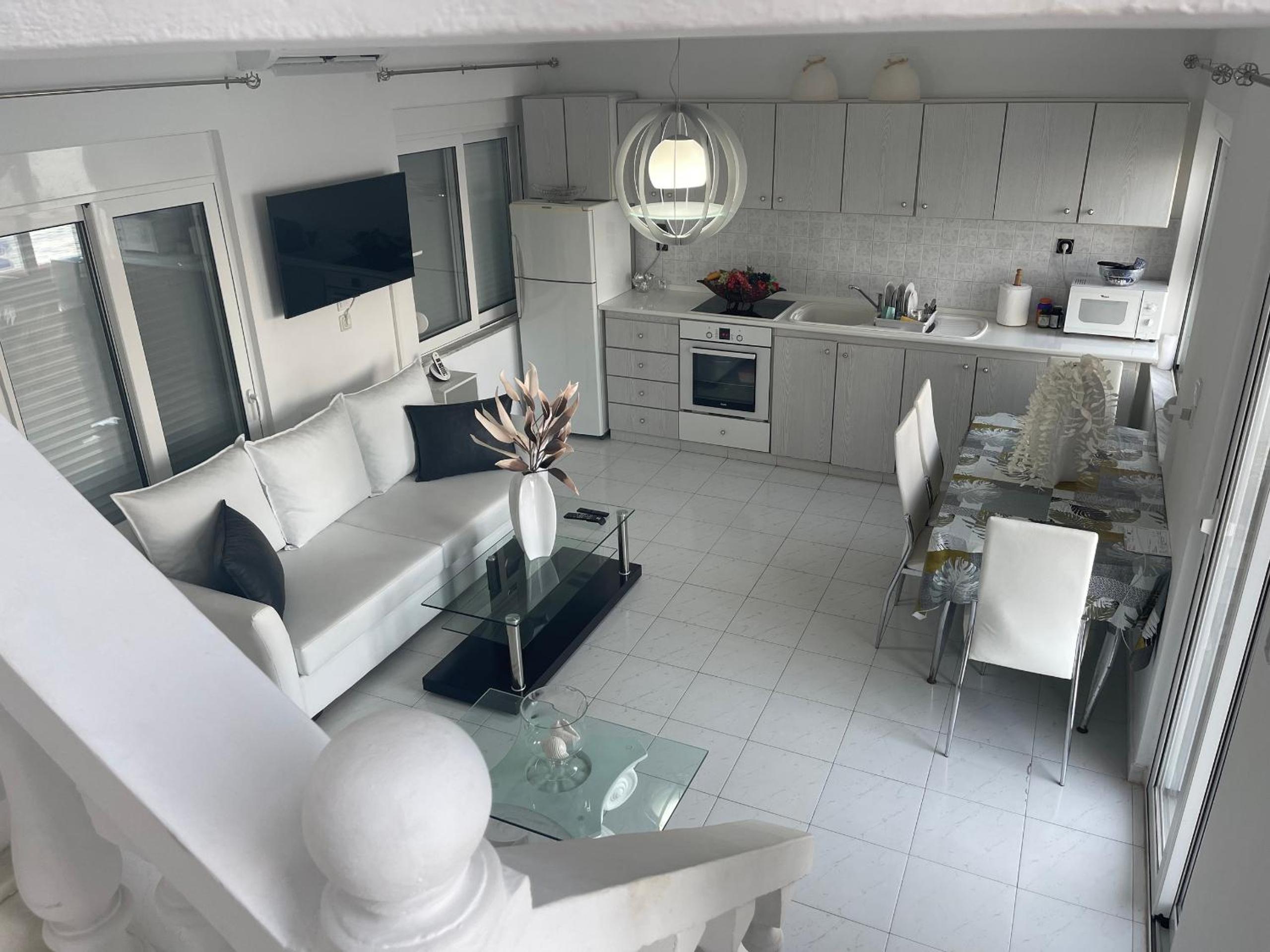 VILLA BLANCA