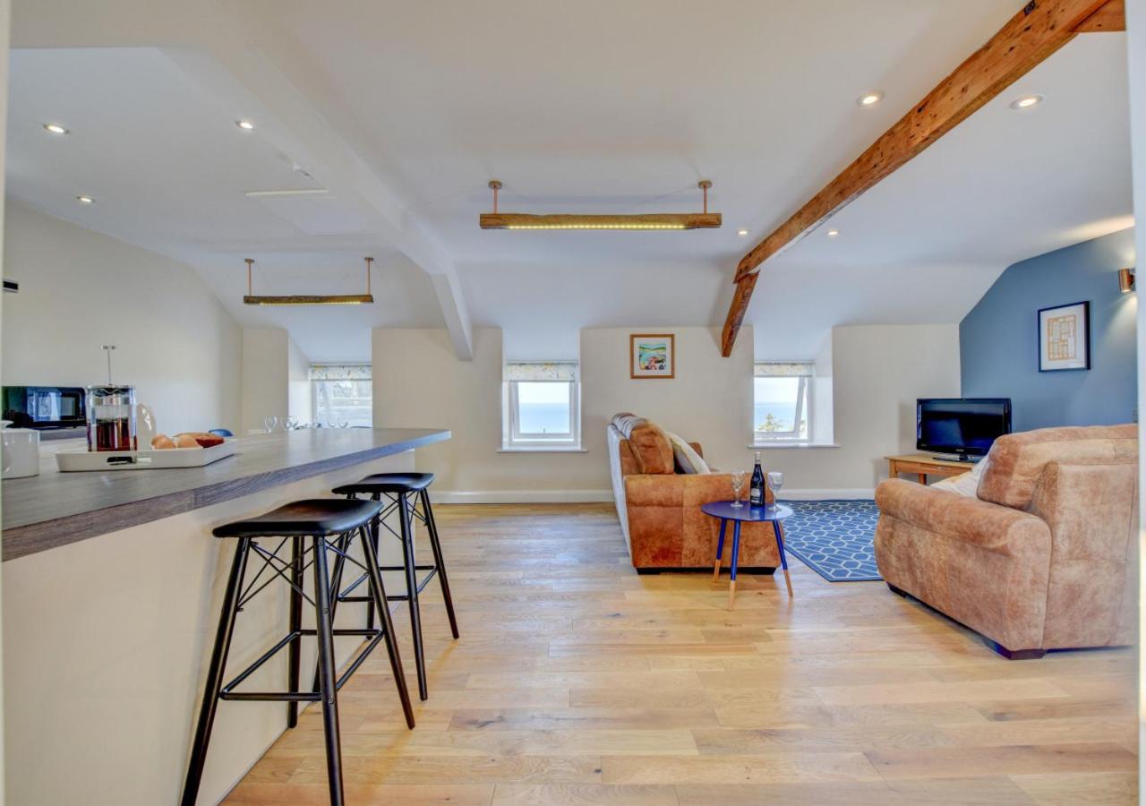 2 Bed in Barmouth oc-bow52 view 3