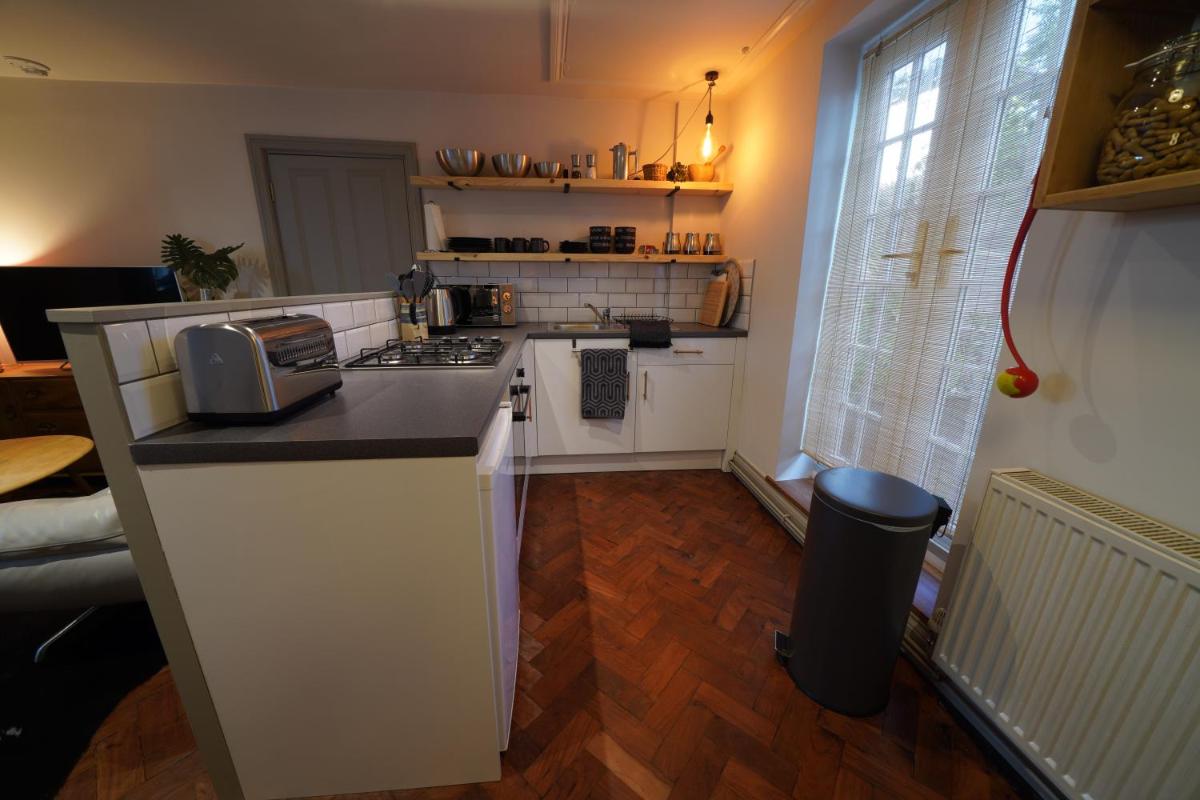 Walmer, Deal stunning coach house apartment view 2