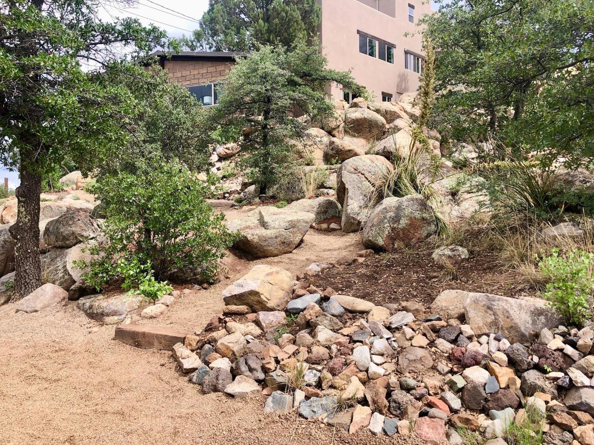 Prescott Vacations - NEW Feather Your Nest King bed Casita, Balcony/BBQ, Amazing views great Location! Dog friendly - Property Image 28