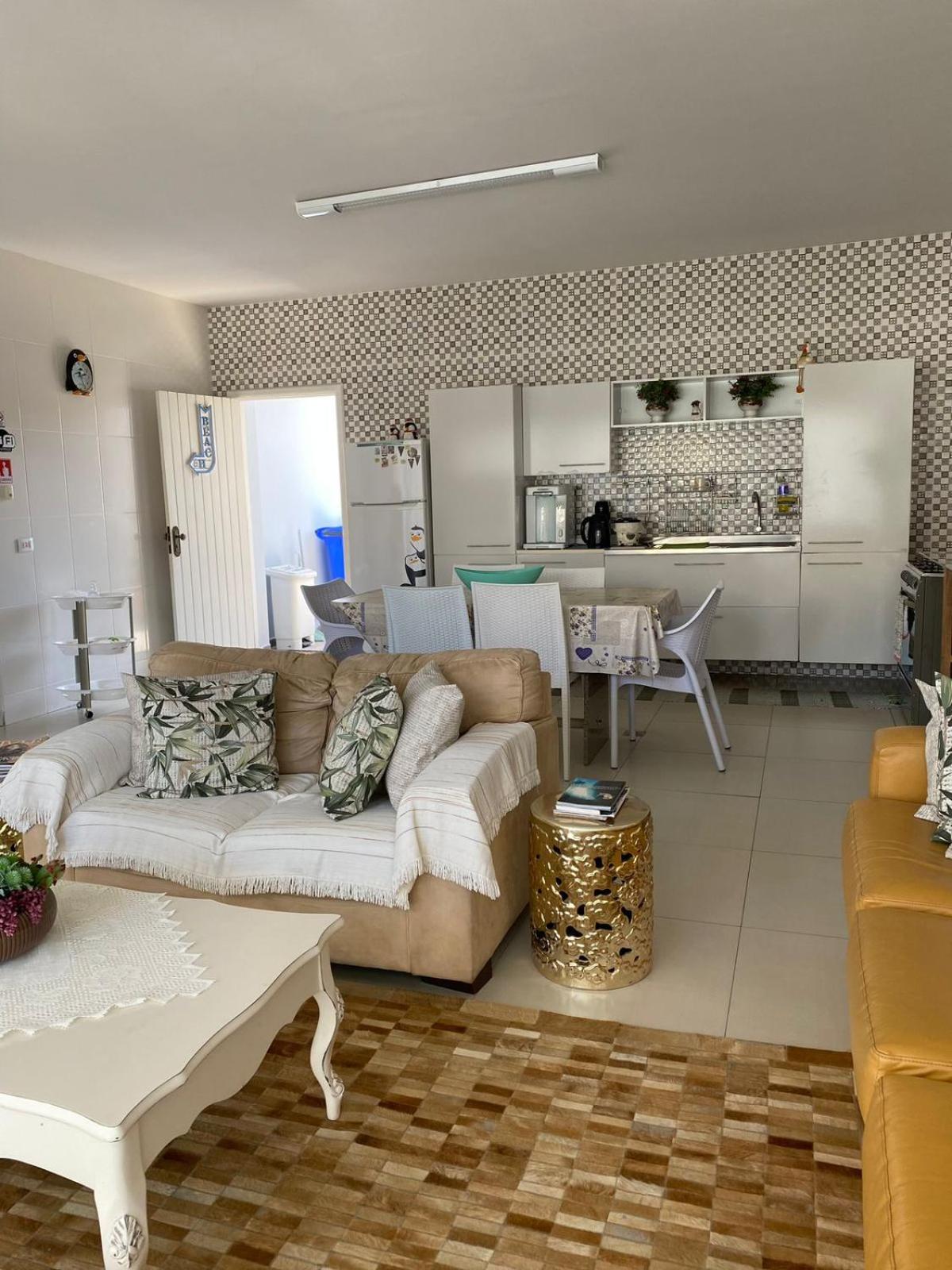 Bouganville Guest House BC