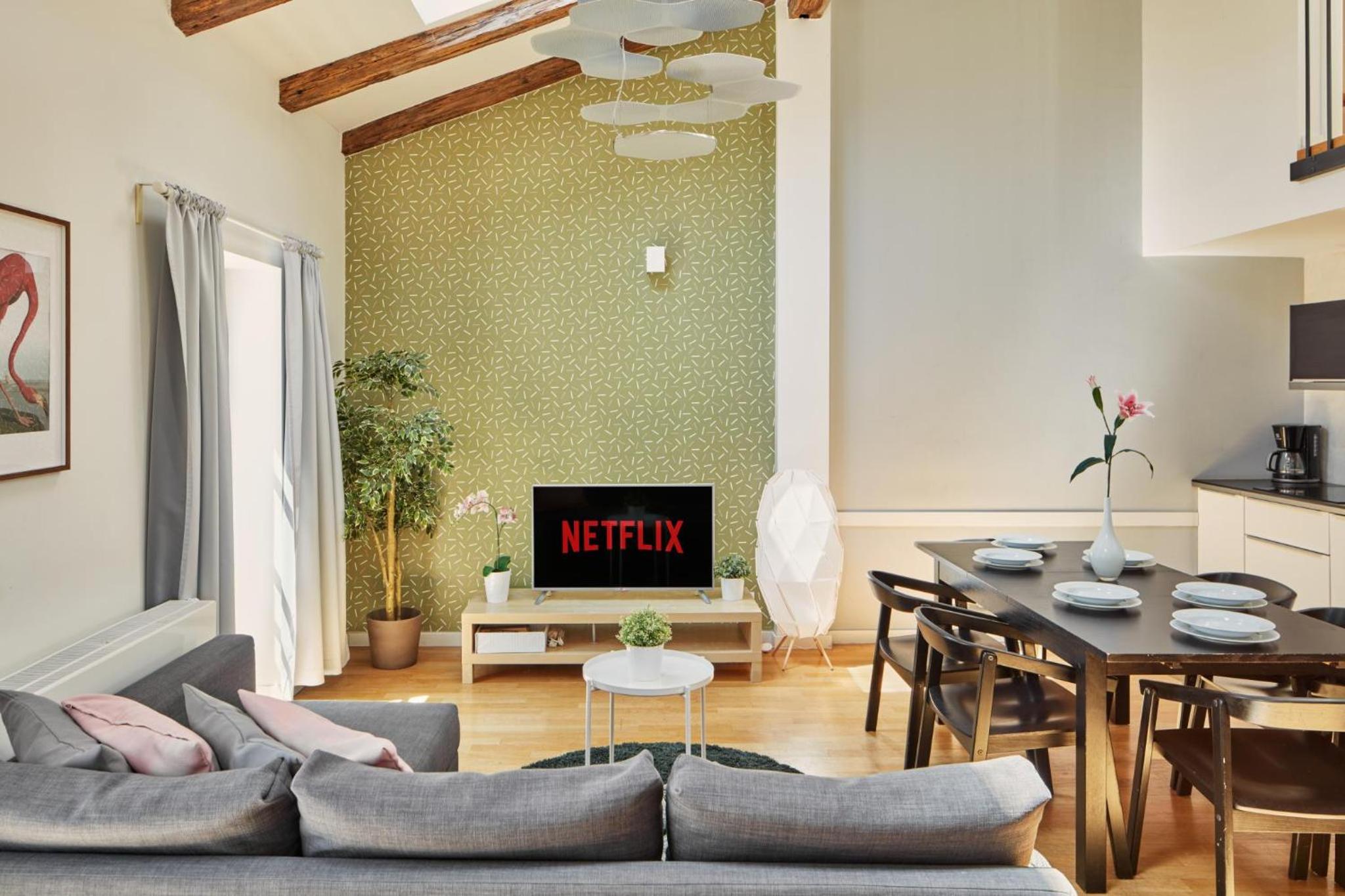 Bright Loft in New Town by Prague Days