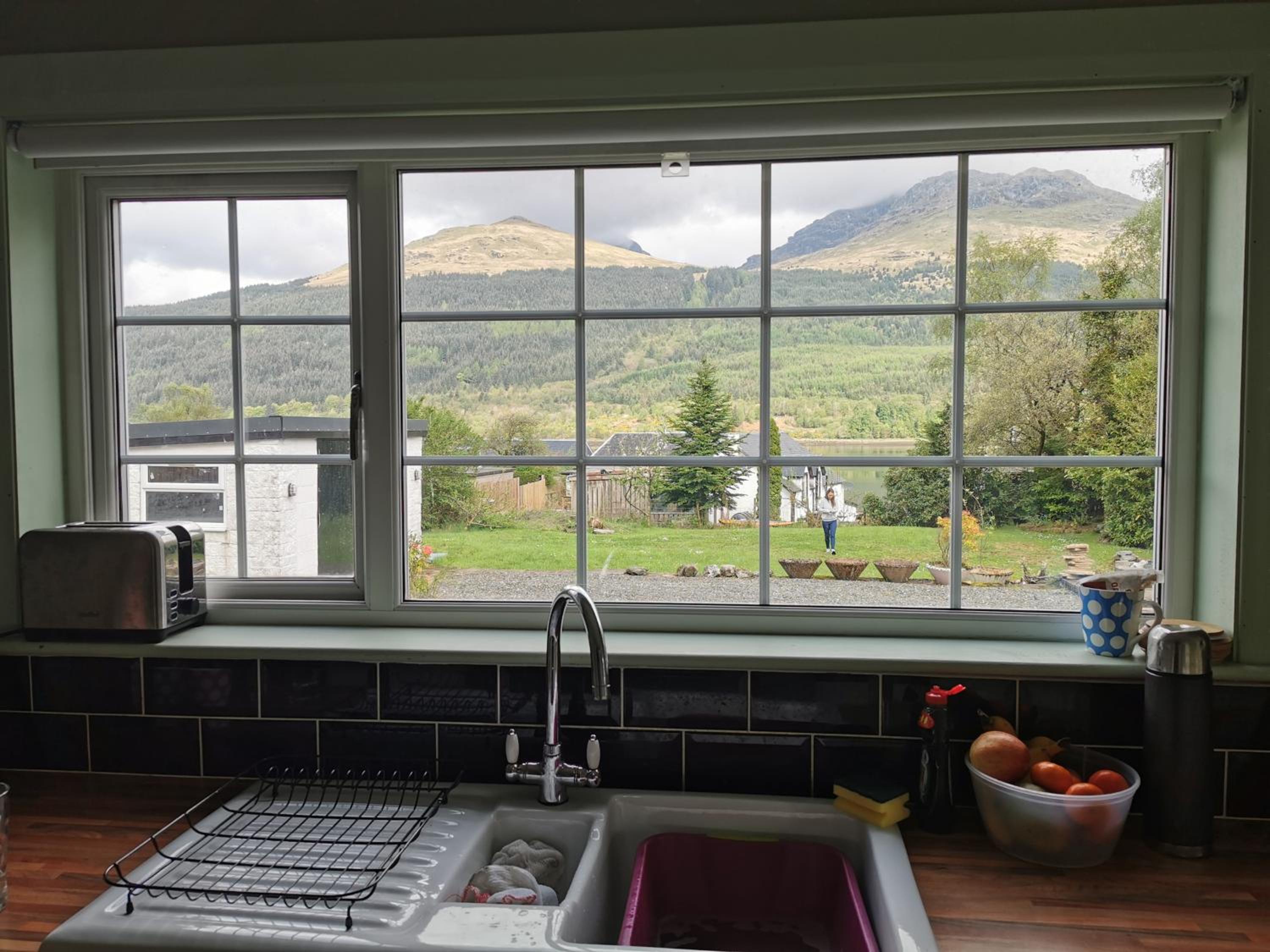 Arrochar Fern Cottage with Wood Burner & Loch View view 2