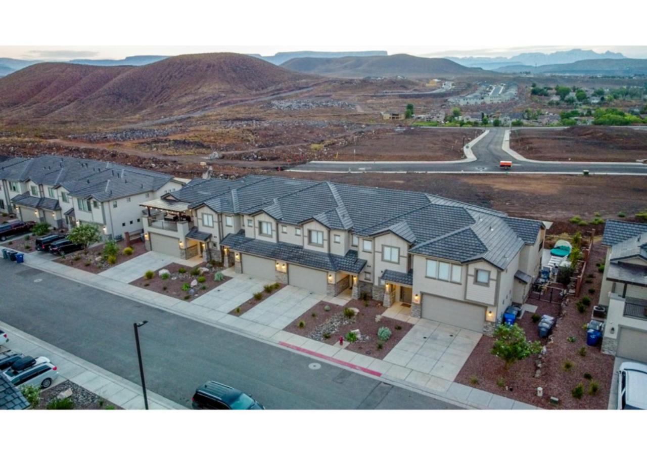 Zion Village Water & Air, Private Heated Pool and Hot Tub view 4