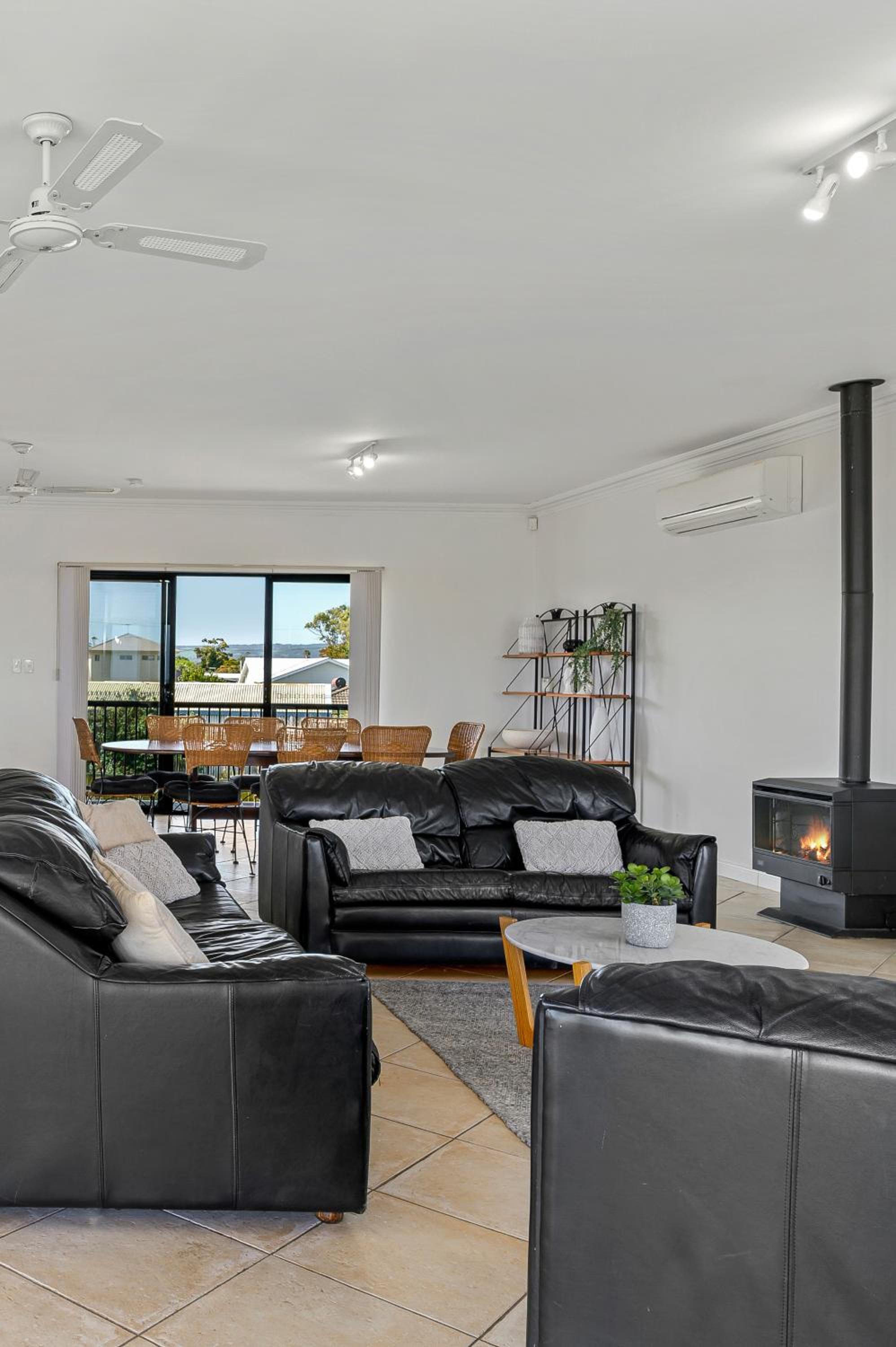 Mareblue Villa - Aldinga Beach - C21 SouthCoast Holidays
