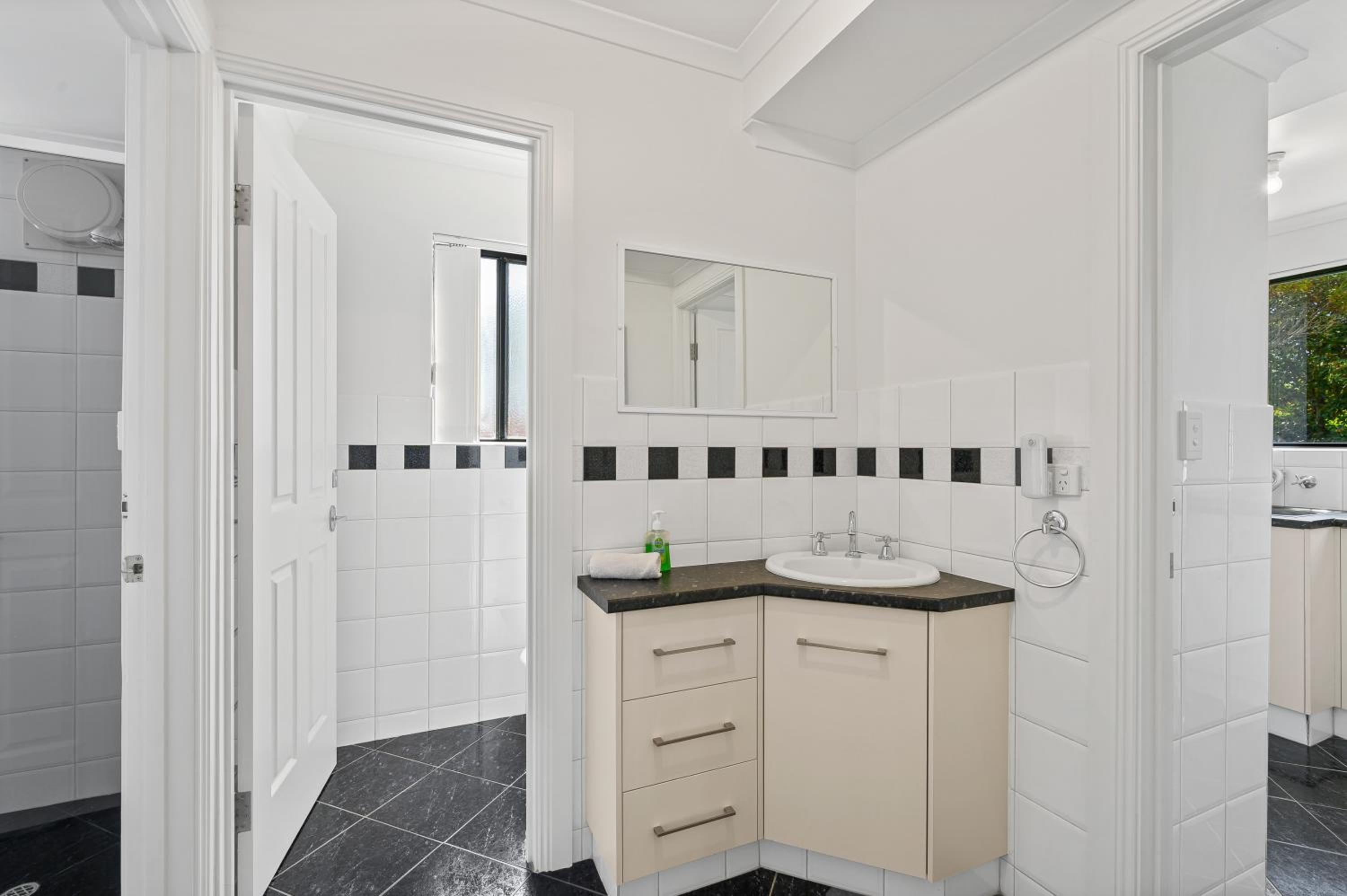 Mareblue Villa - Aldinga Beach - C21 SouthCoast Holidays
