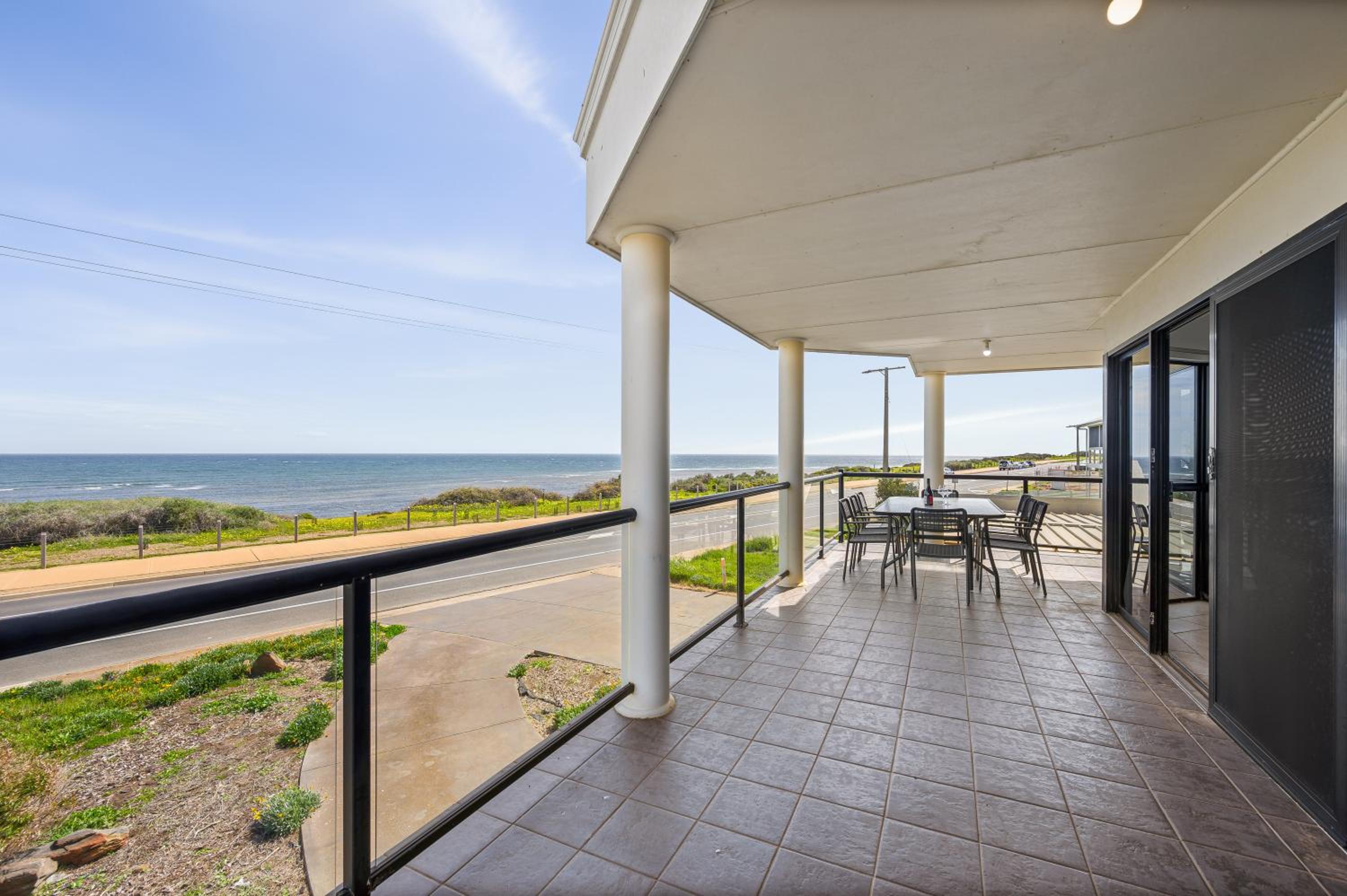 Mareblue Villa - Aldinga Beach - C21 SouthCoast Holidays