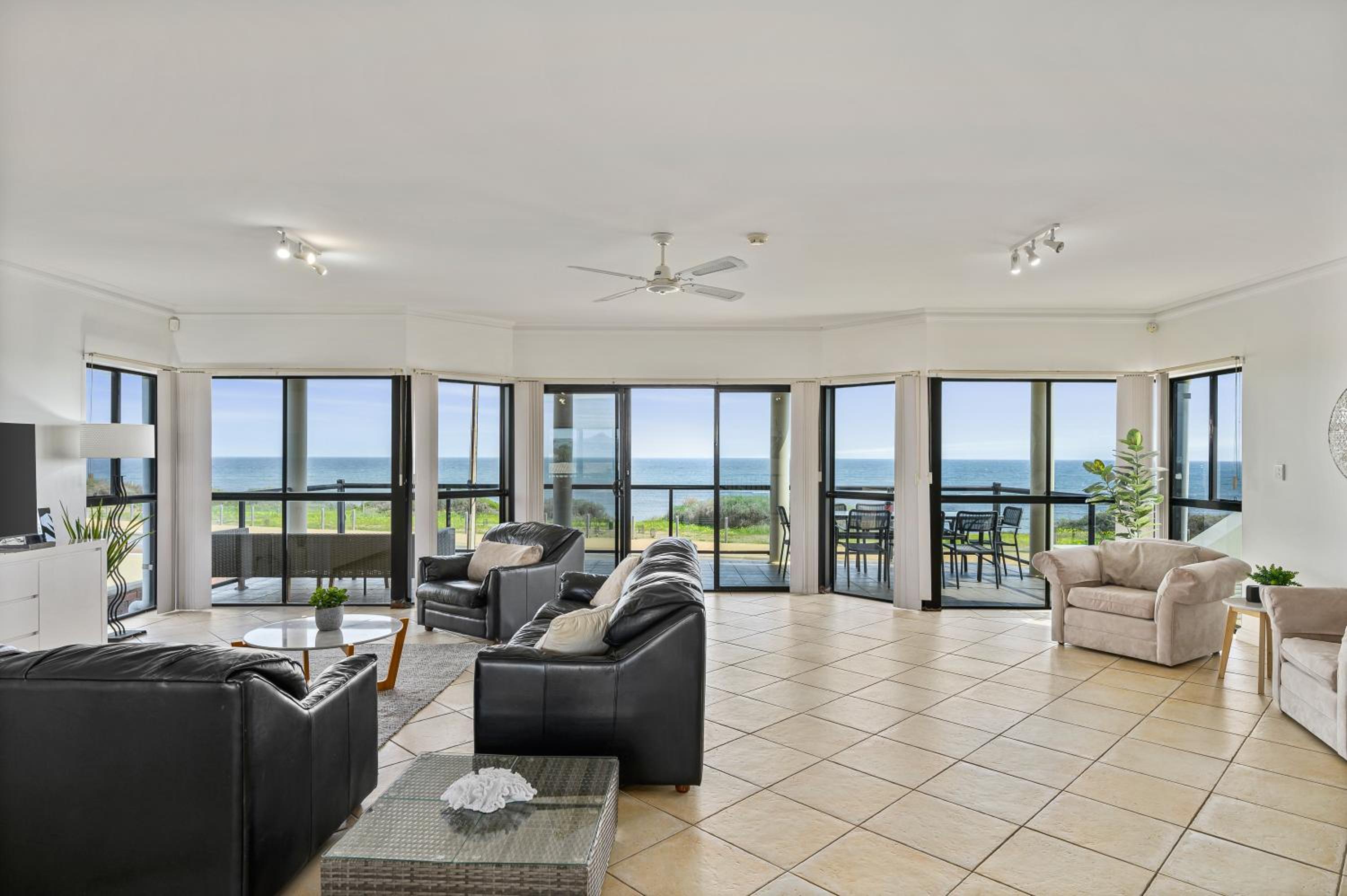 Mareblue Villa - Aldinga Beach - C21 SouthCoast Holidays
